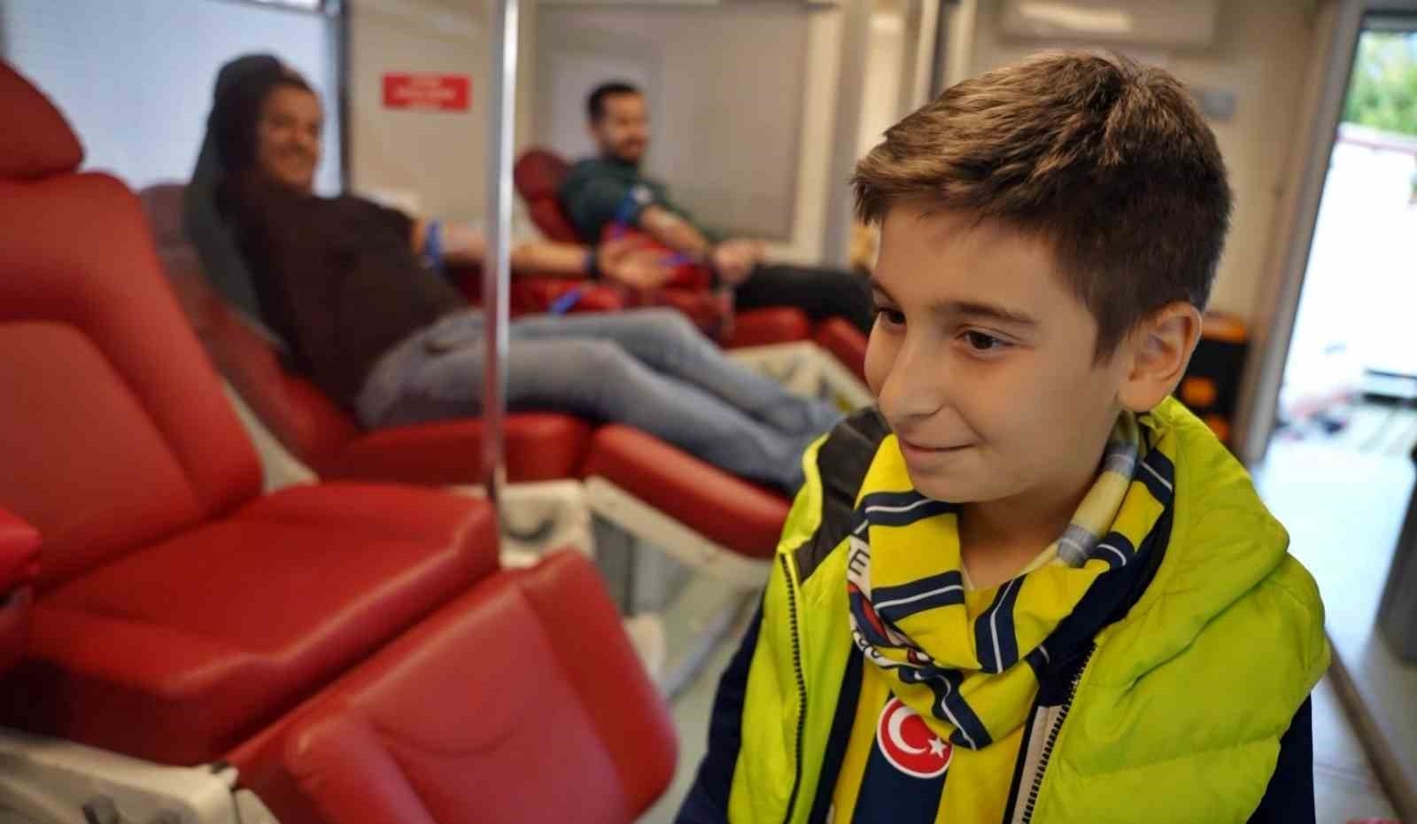 Arda Güler önce hastalığı yenen Ares'i mutlu etti, ardından tüm Türkiye'yi