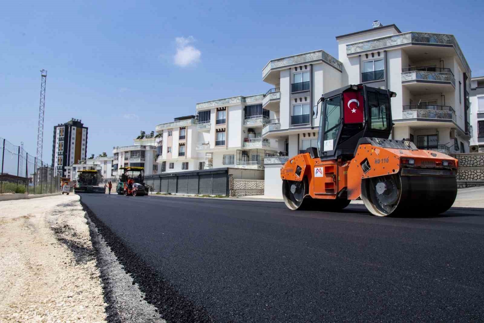 Arpaçsakarlar'da sıcak asfalt çalışması