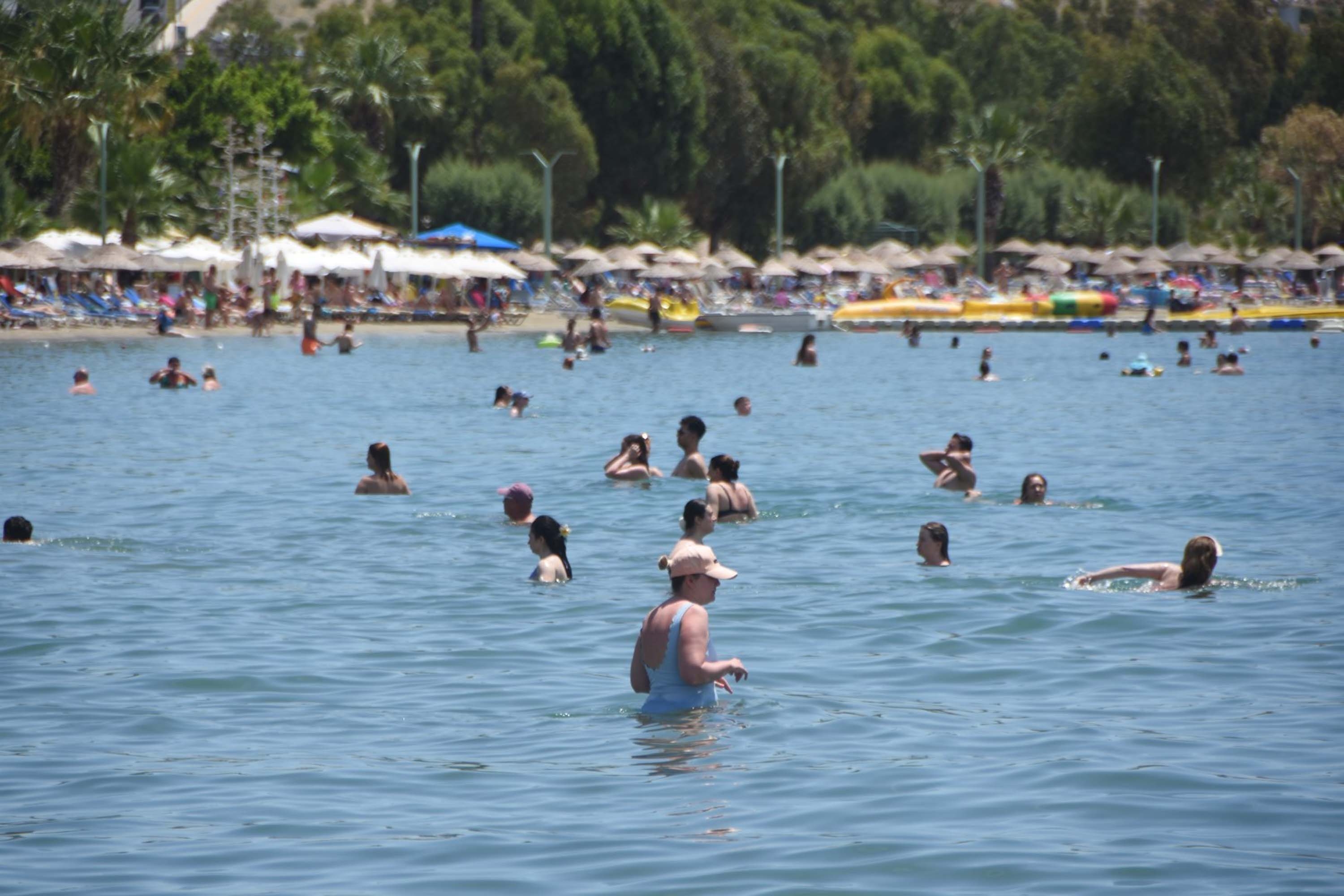 Bodrum'da bayramın 2'nci gününde sahiller doldu