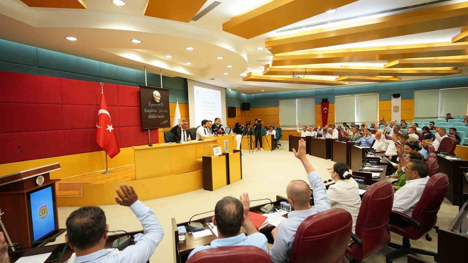 Boltaç: "Tiyatro Müdürlüğü kapatılmadı"