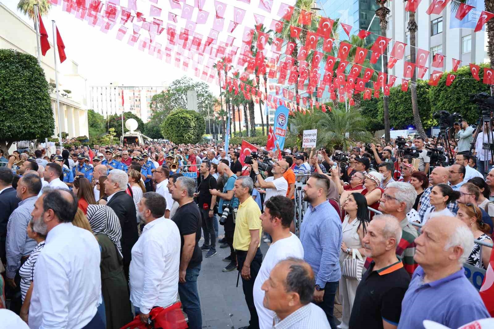 CHP Genel Başkanı Özel: "Emekliye bayram ikramiyesi 1 asgari ücret verilsin"