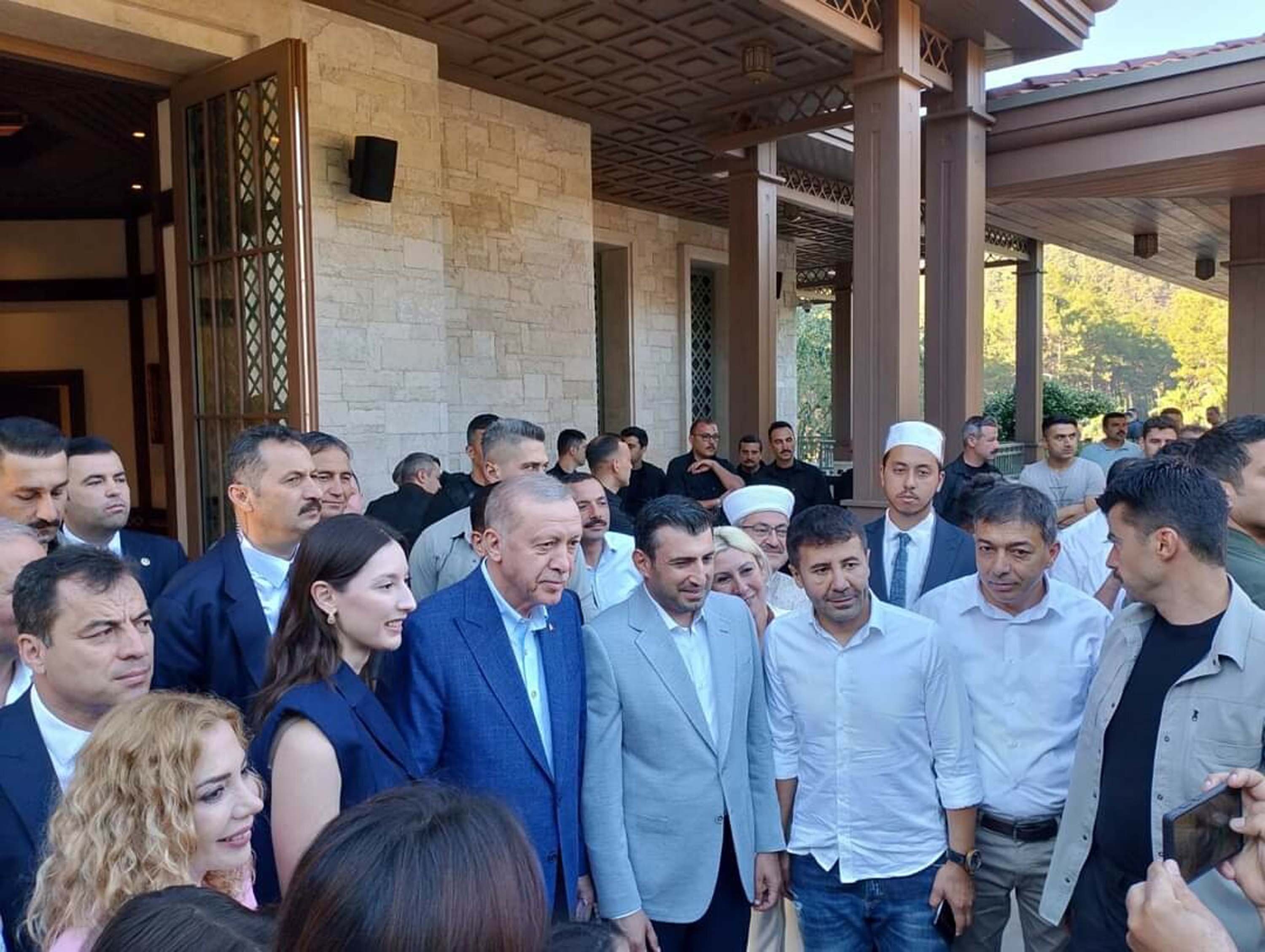 Cumhurbaşkanı Erdoğan bayram namazını Muğla'da kıldı