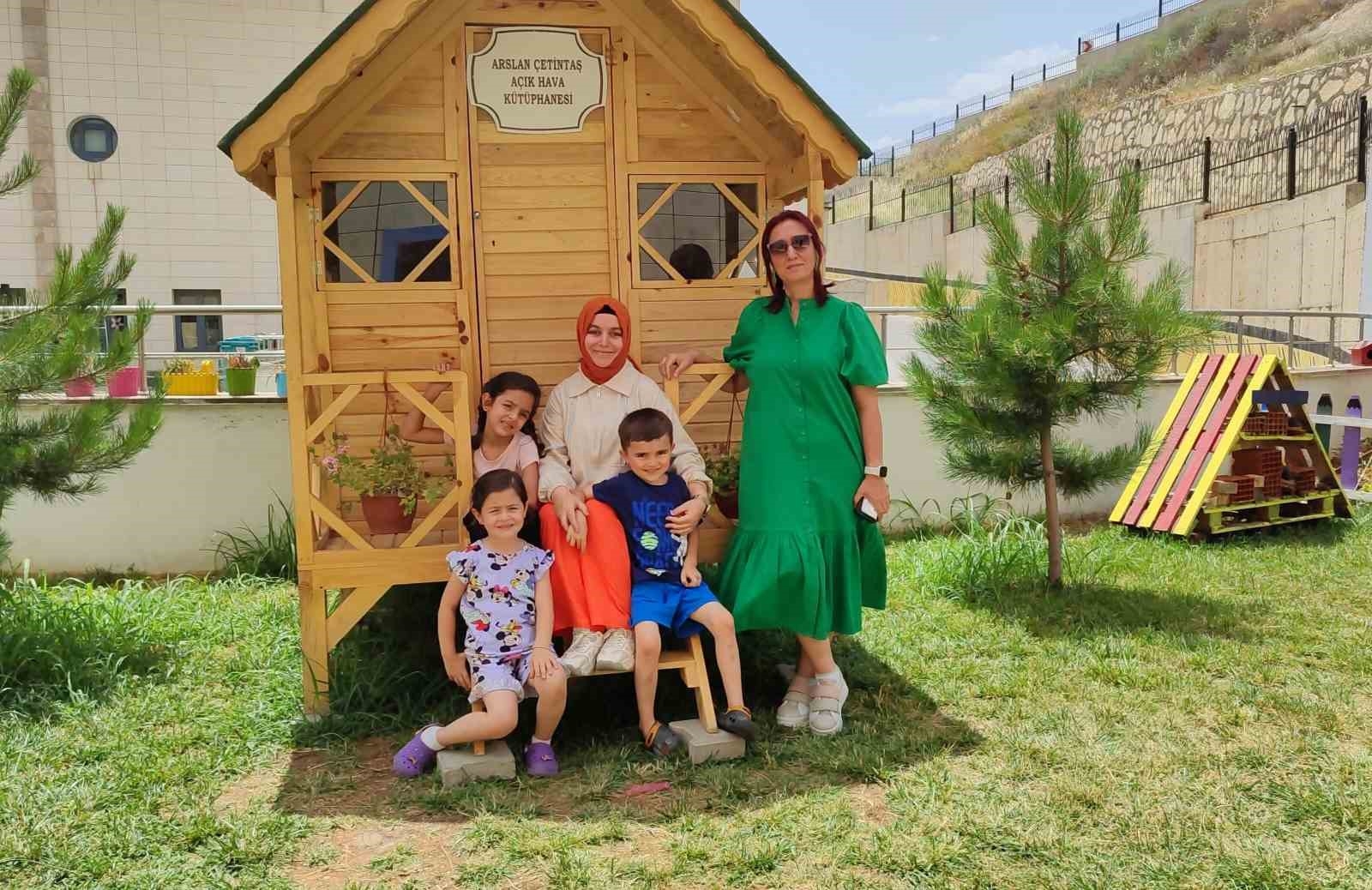 Dönüştürülebilir malzemelerden açık hava sınıfı oluşturuldu