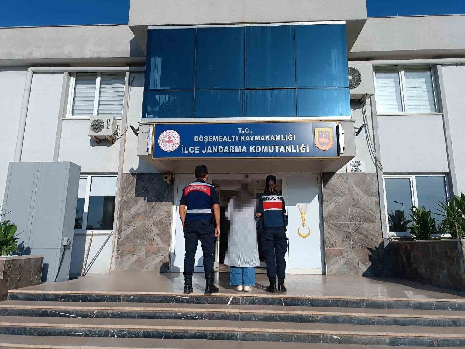 FETÖPDY üyesi kadın JASAT timlerince yakalandı