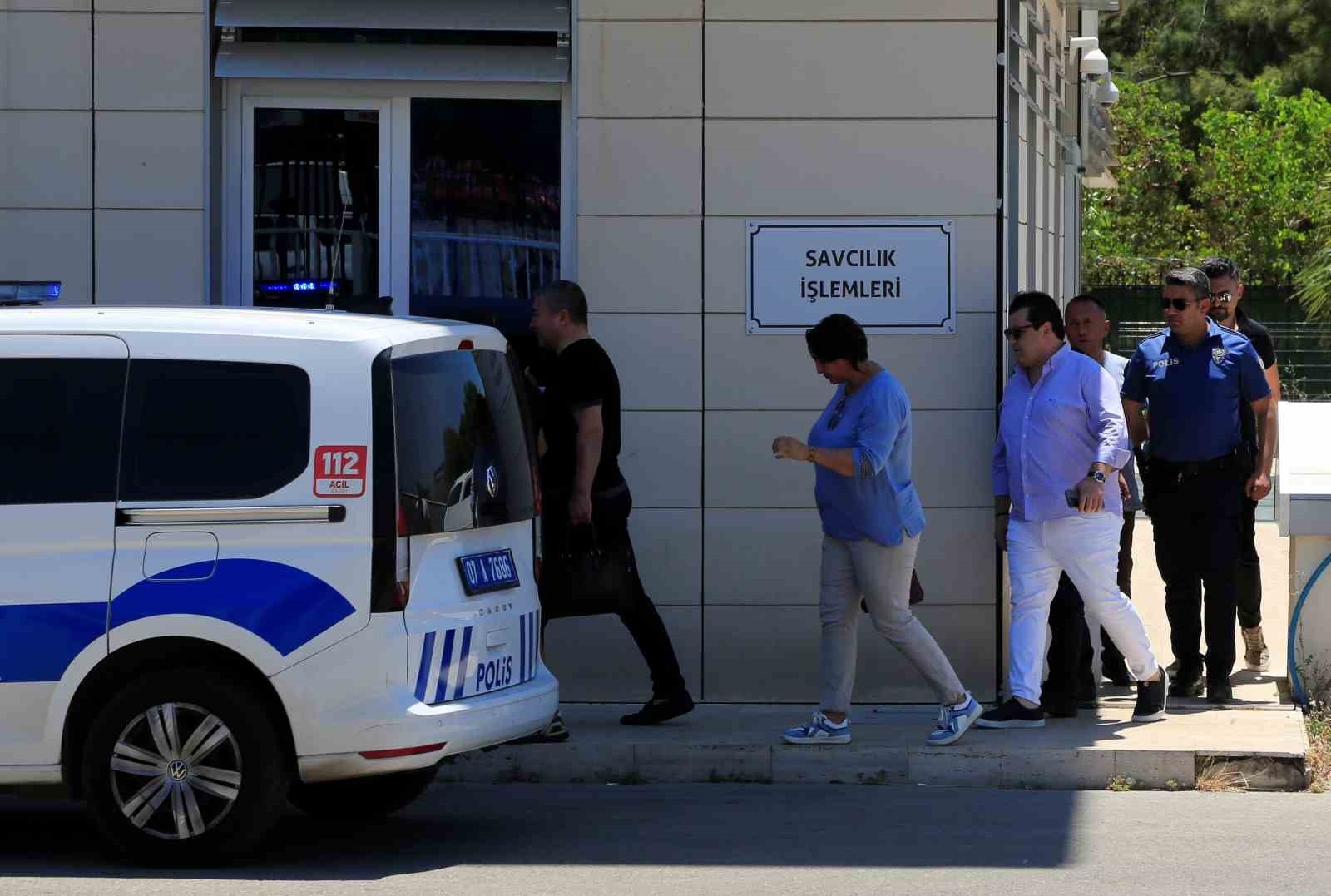 Gazeteci İsmail Küçükkaya'nın annesi tatil için geldiği Antalya'da hayatını kaybetti