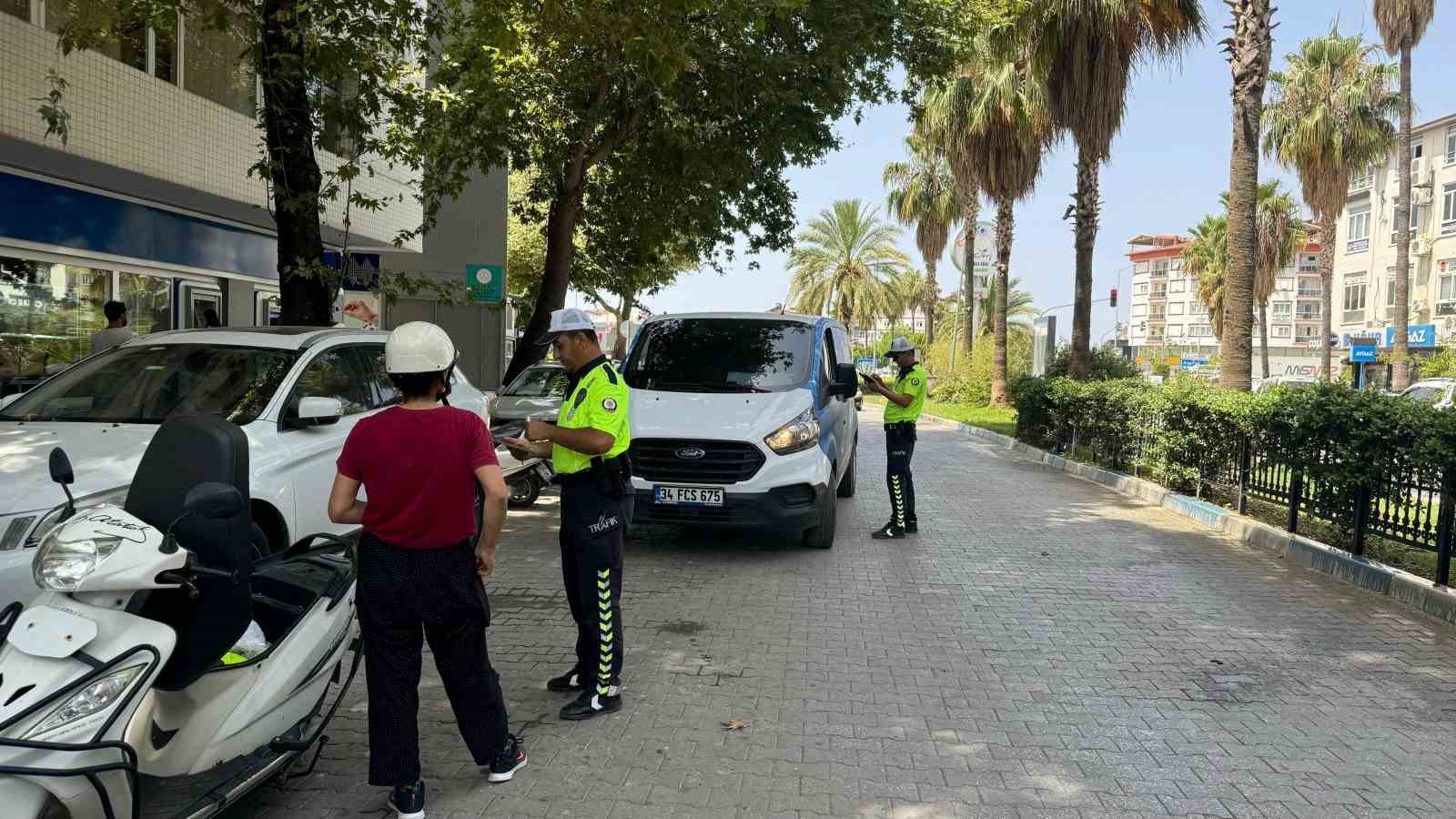 Gazipaşa'da cam filmi denetimi yapıldı