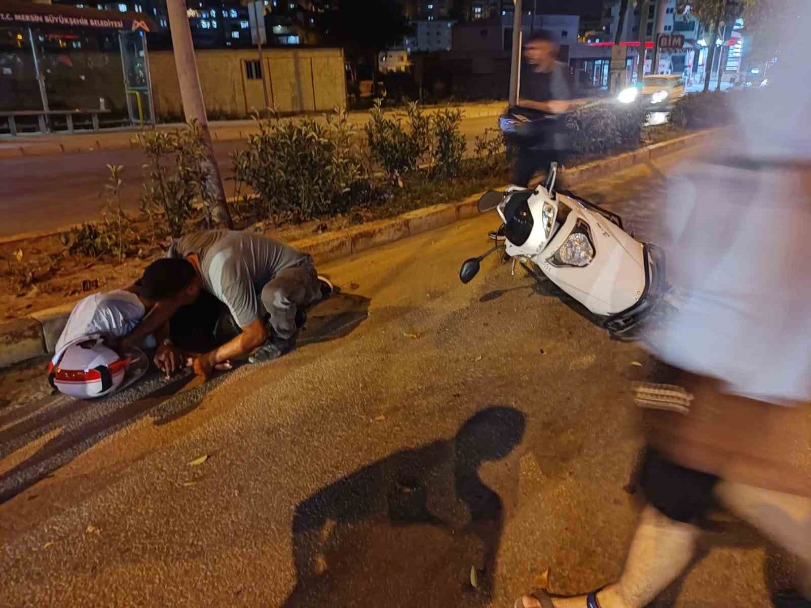 Hafif ticari araç ile motosiklet çarpıştı: 1 yaralı