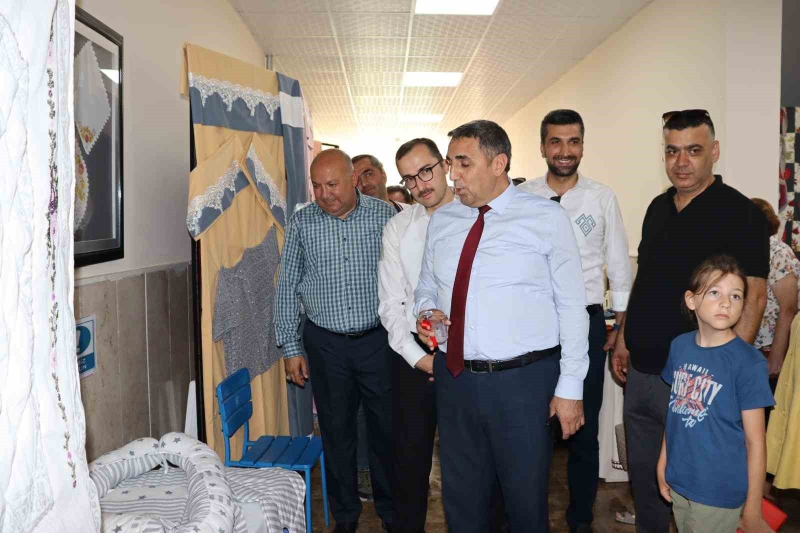 "Hayat Boyu Öğrenme" haftası nedeniyle sergi açılışı yapıldı