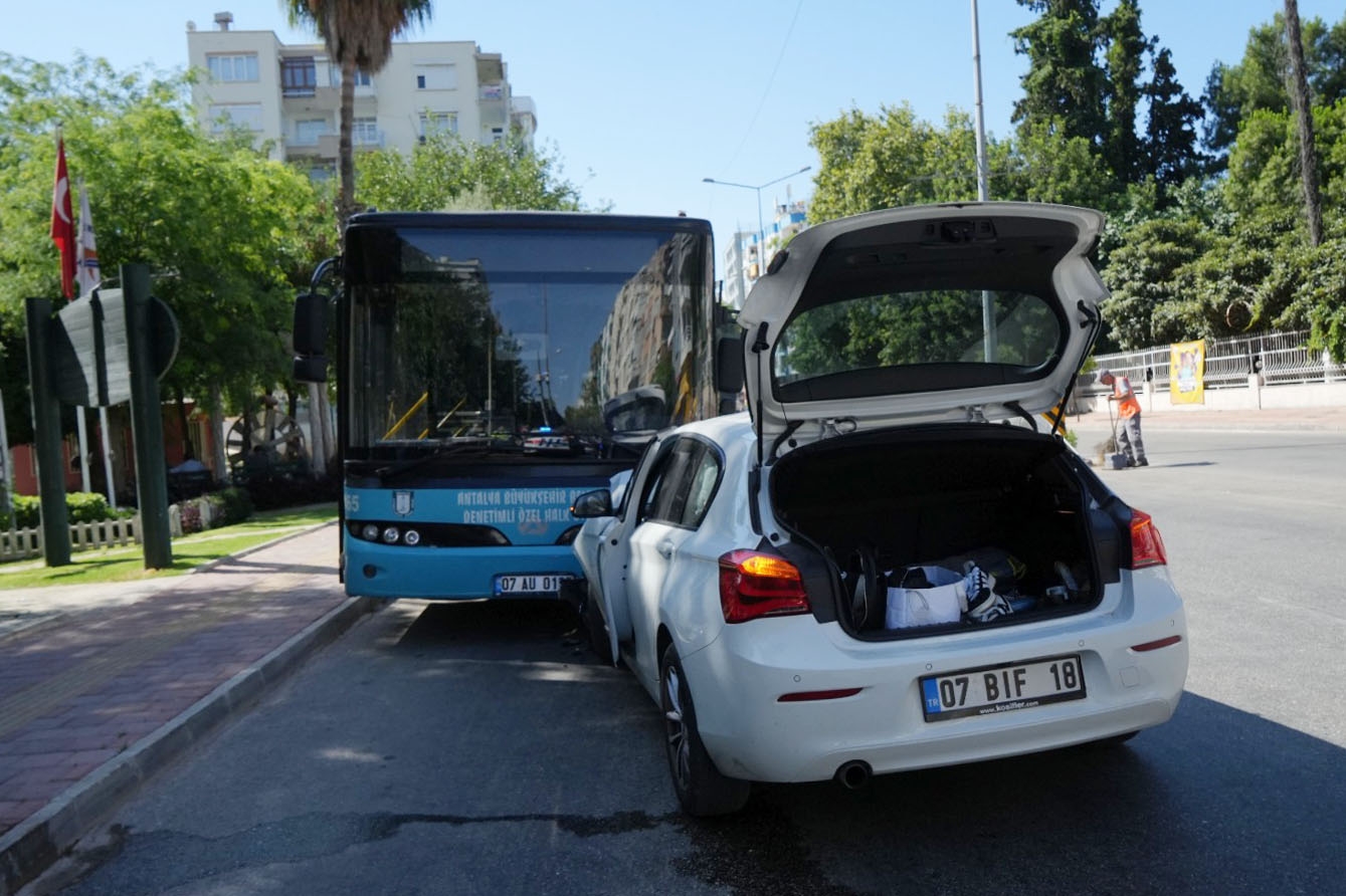 Kastamonuspor kalecisi Batıhan Antalya'da trafik kazası geçirdi