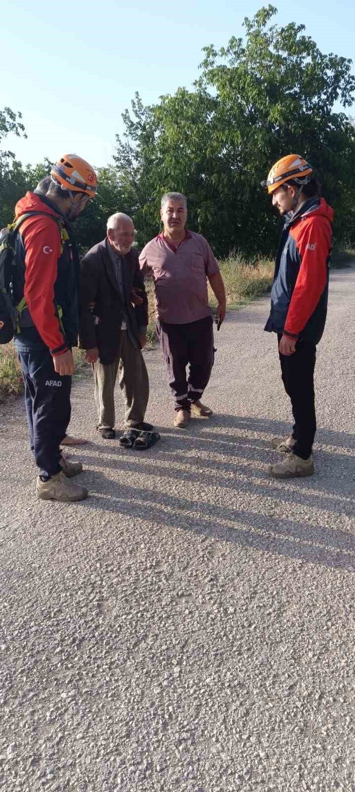 kaybolan Alzheimer hastası yaşlı adam AFAD tarafından bulundu