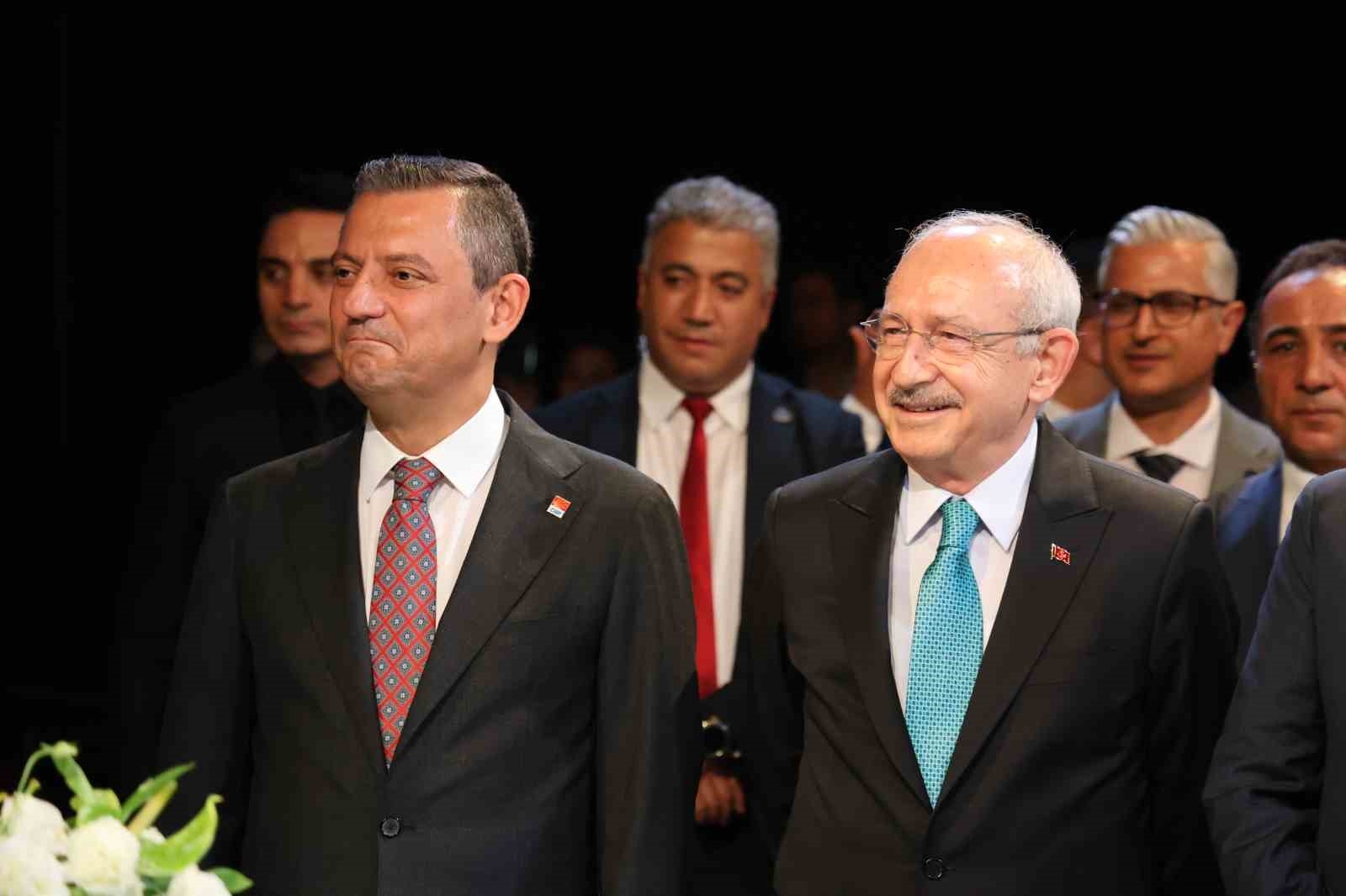 Kemal Kılıçdaroğlu ve Özgür Özel, Adana'da nikah şahidi oldu