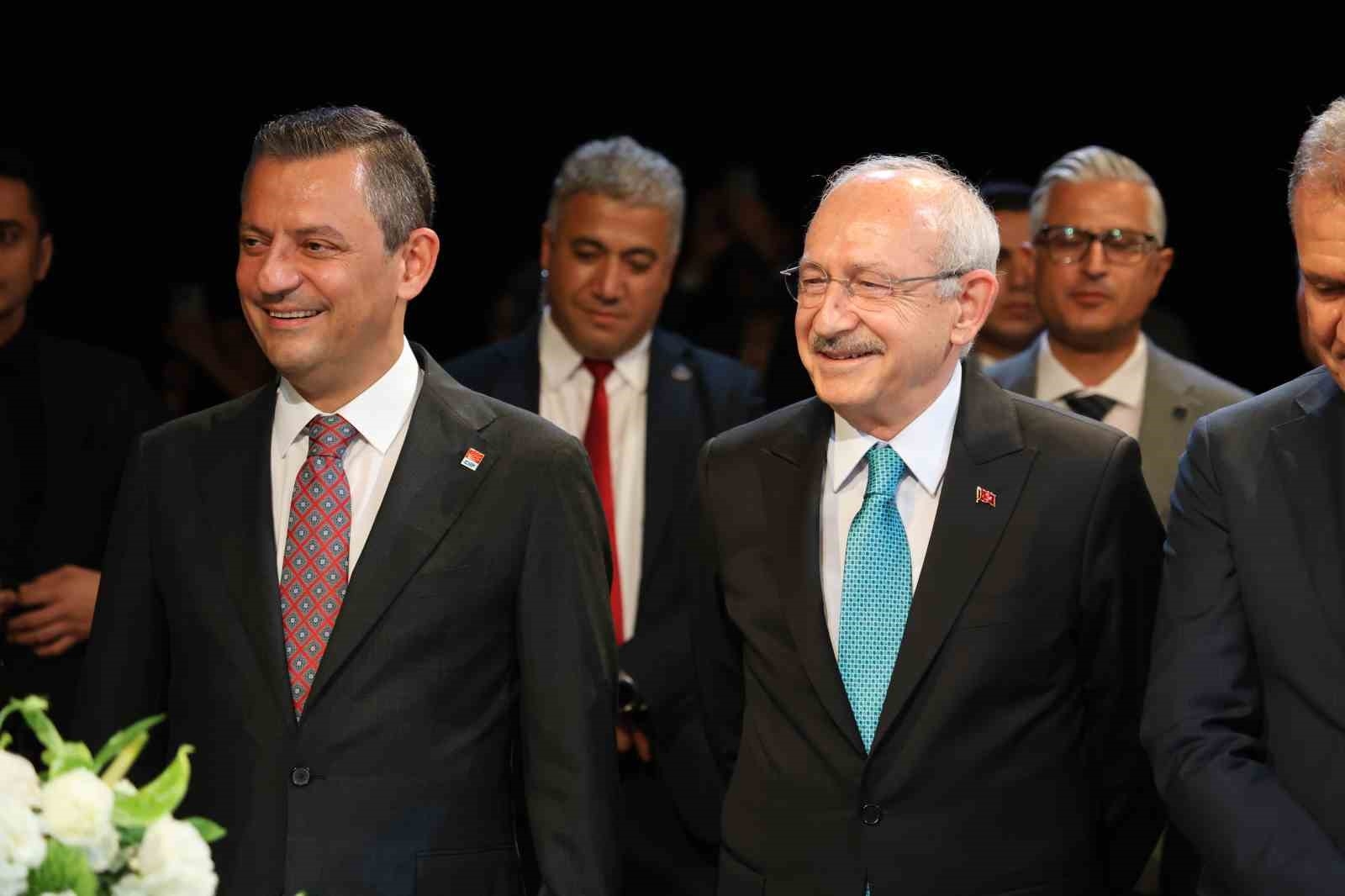 Kemal Kılıçdaroğlu ve Özgür Özel, Adana'da nikah şahidi oldu