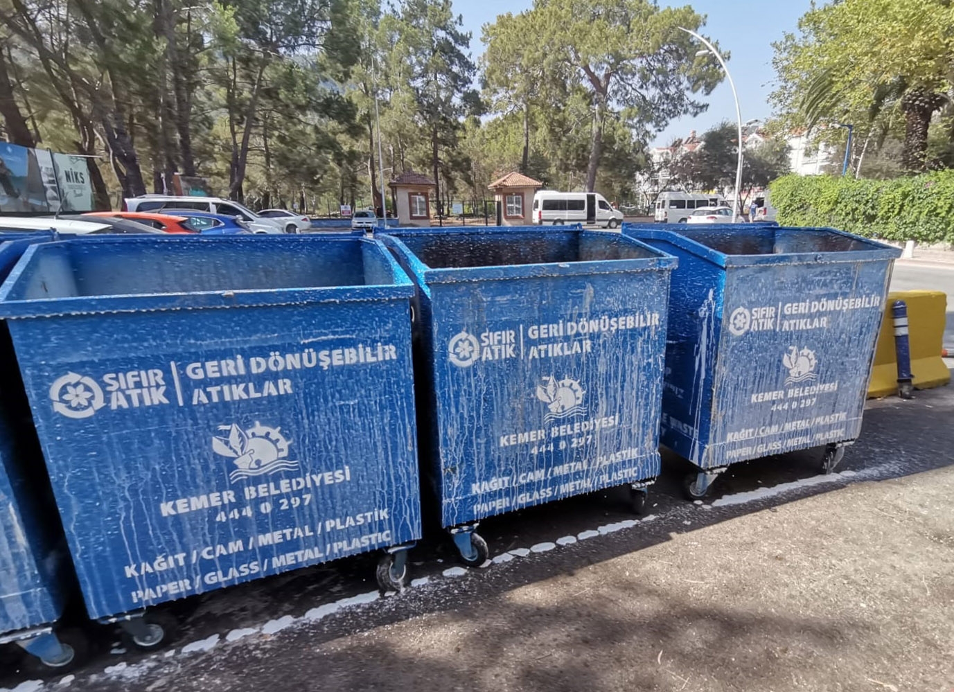 Kemer'de temizlik çalışmaları