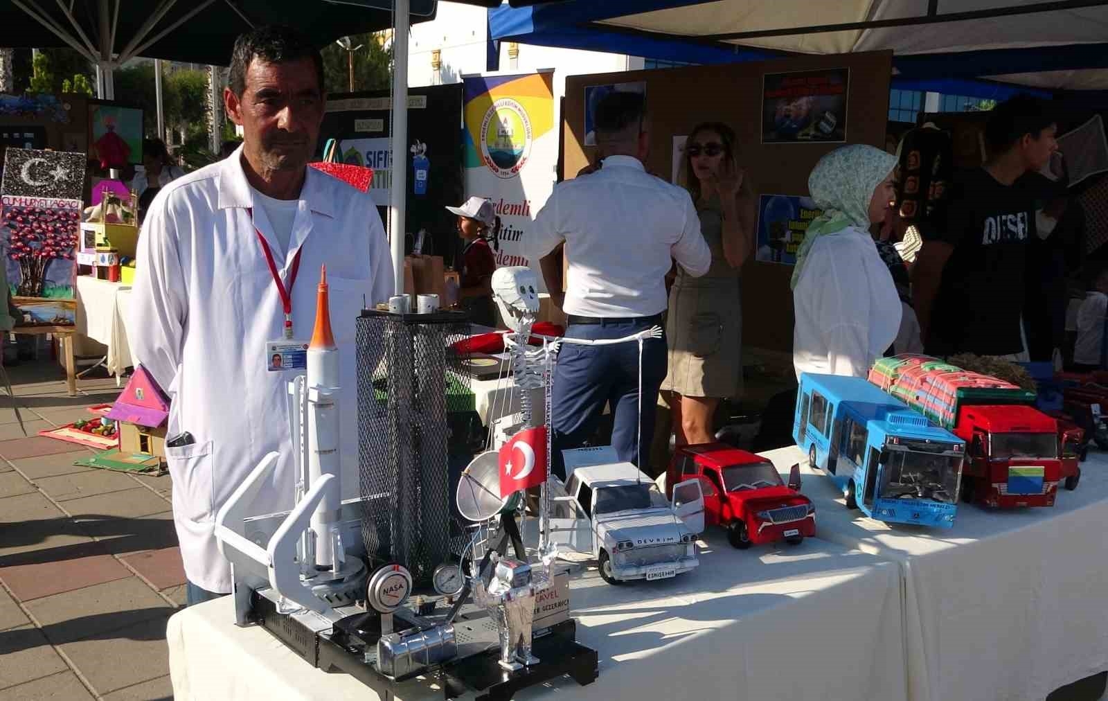 Mersin'de 40 bin ton atık geri kazandırıldı, üretilen ürünler sergilendi