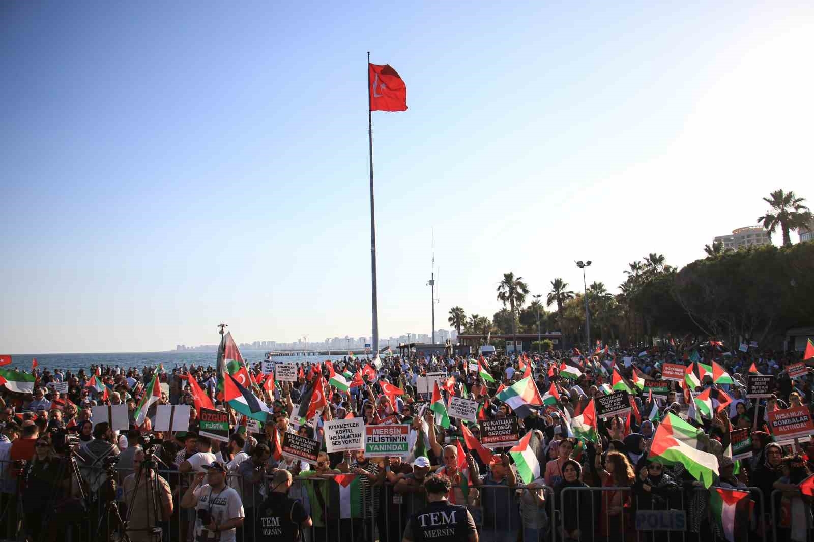 Mersin'de 'Büyük Filistin Mitingi' düzenlendi