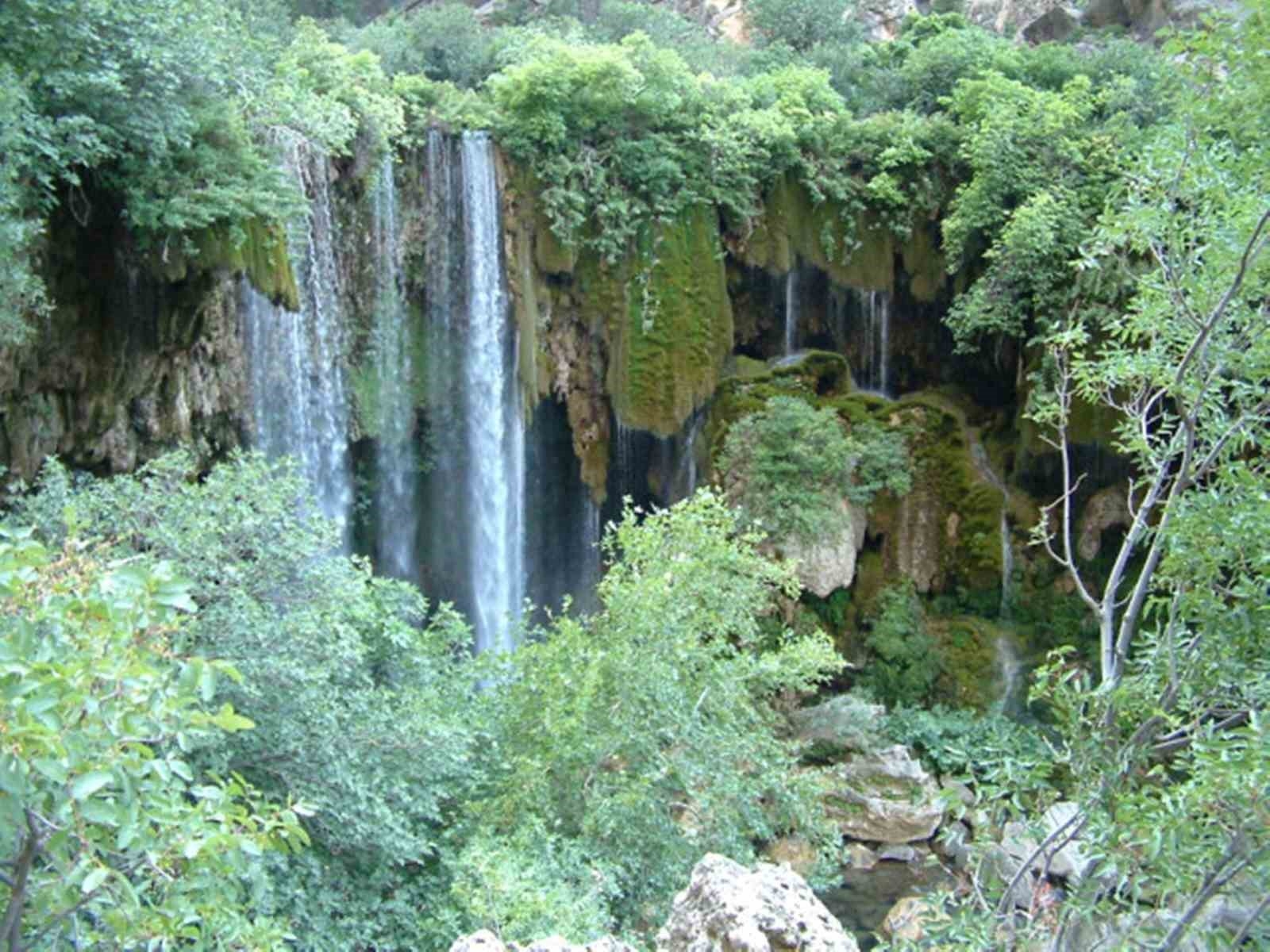 Mersin'in saklı cenneti Yerköprü Şelalesi görenleri kendine hayran bırakıyor