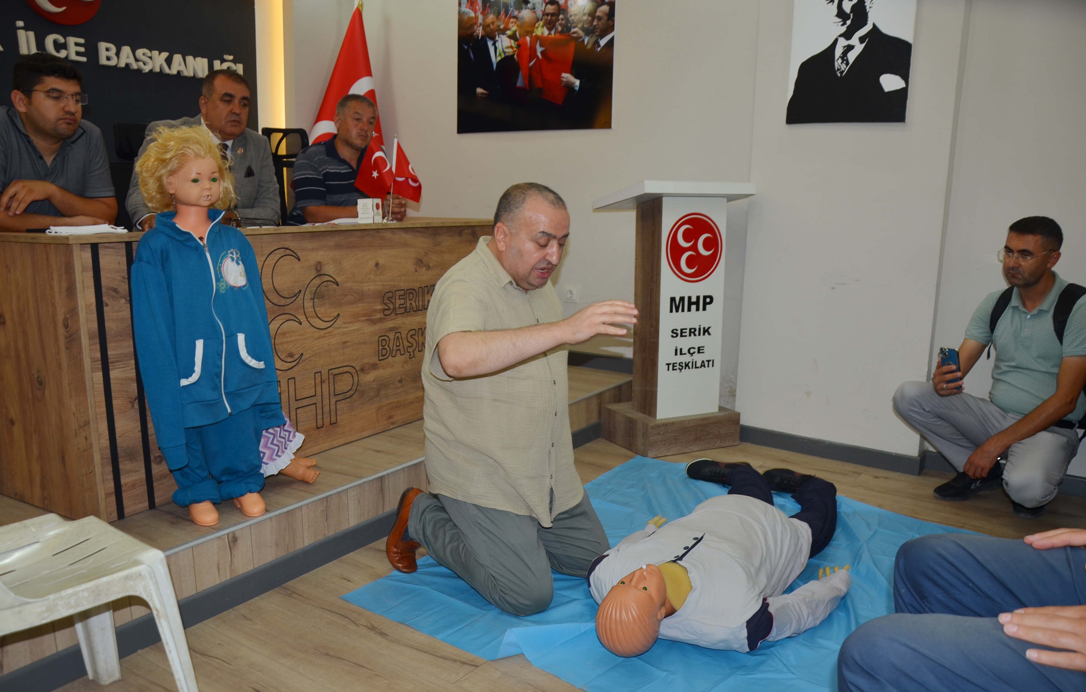 MHP'den Heimlich manevrası eğitimi
