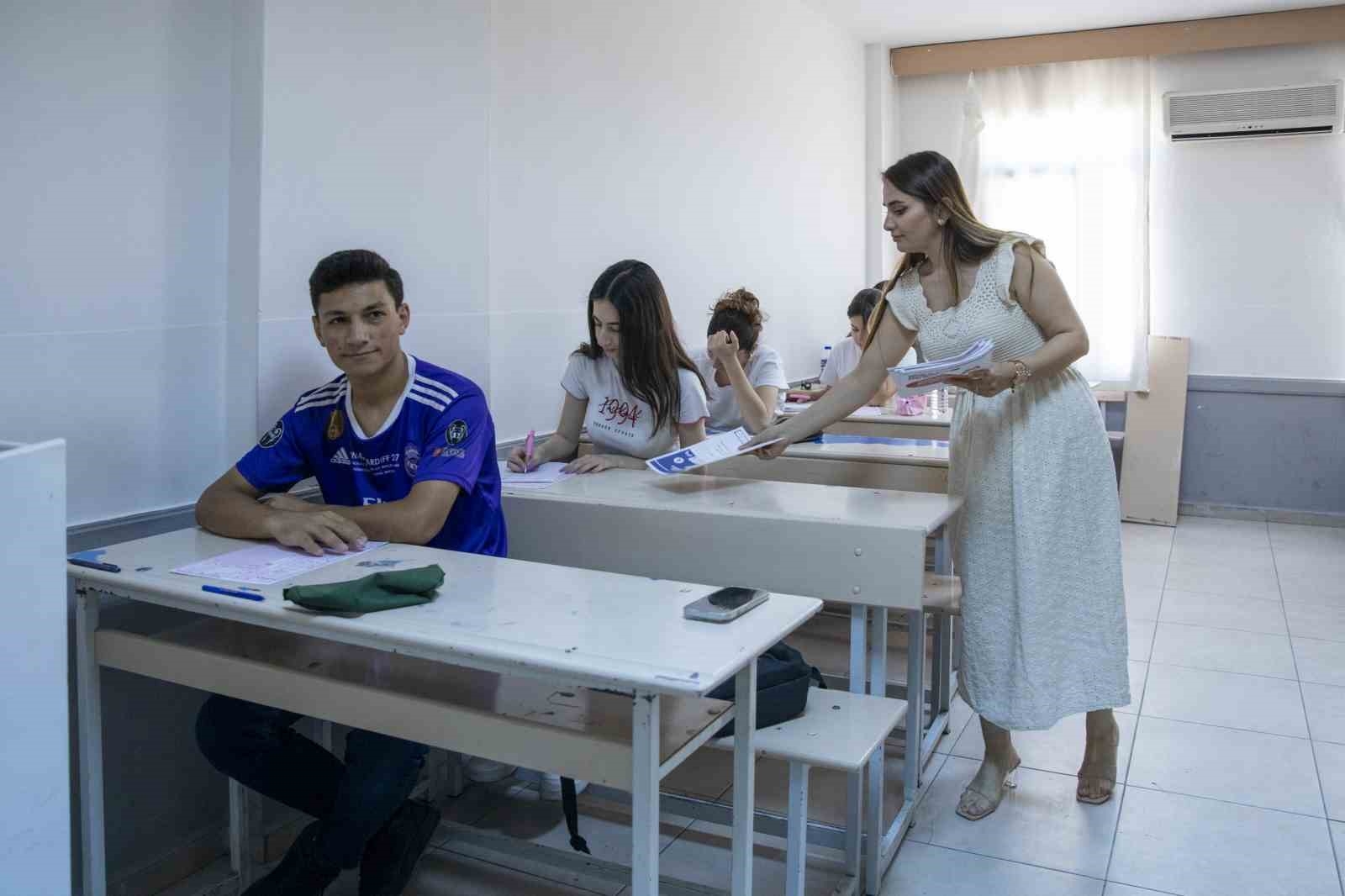Öğrenciler YKS öncesi deneme sınavına girdi