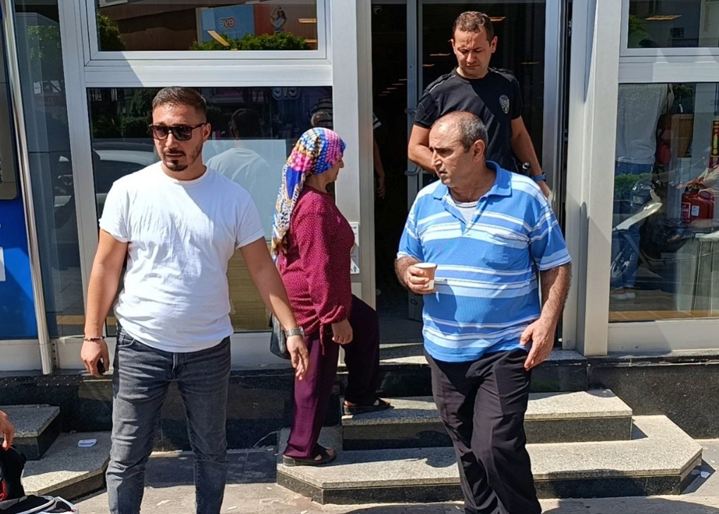 'Sadaka mı gönderiyorsun' diyen dolandırıcılara tüm parasını kaptırıyordu