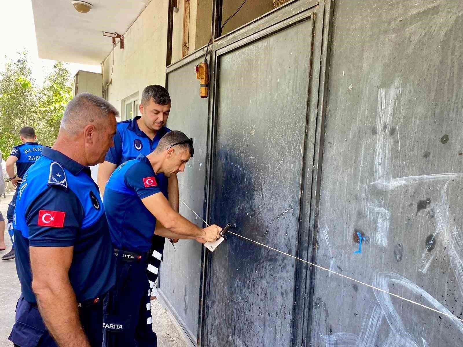 Süt ürünleri imalathanesinde mide bulandıran görüntülere zabıta mührü