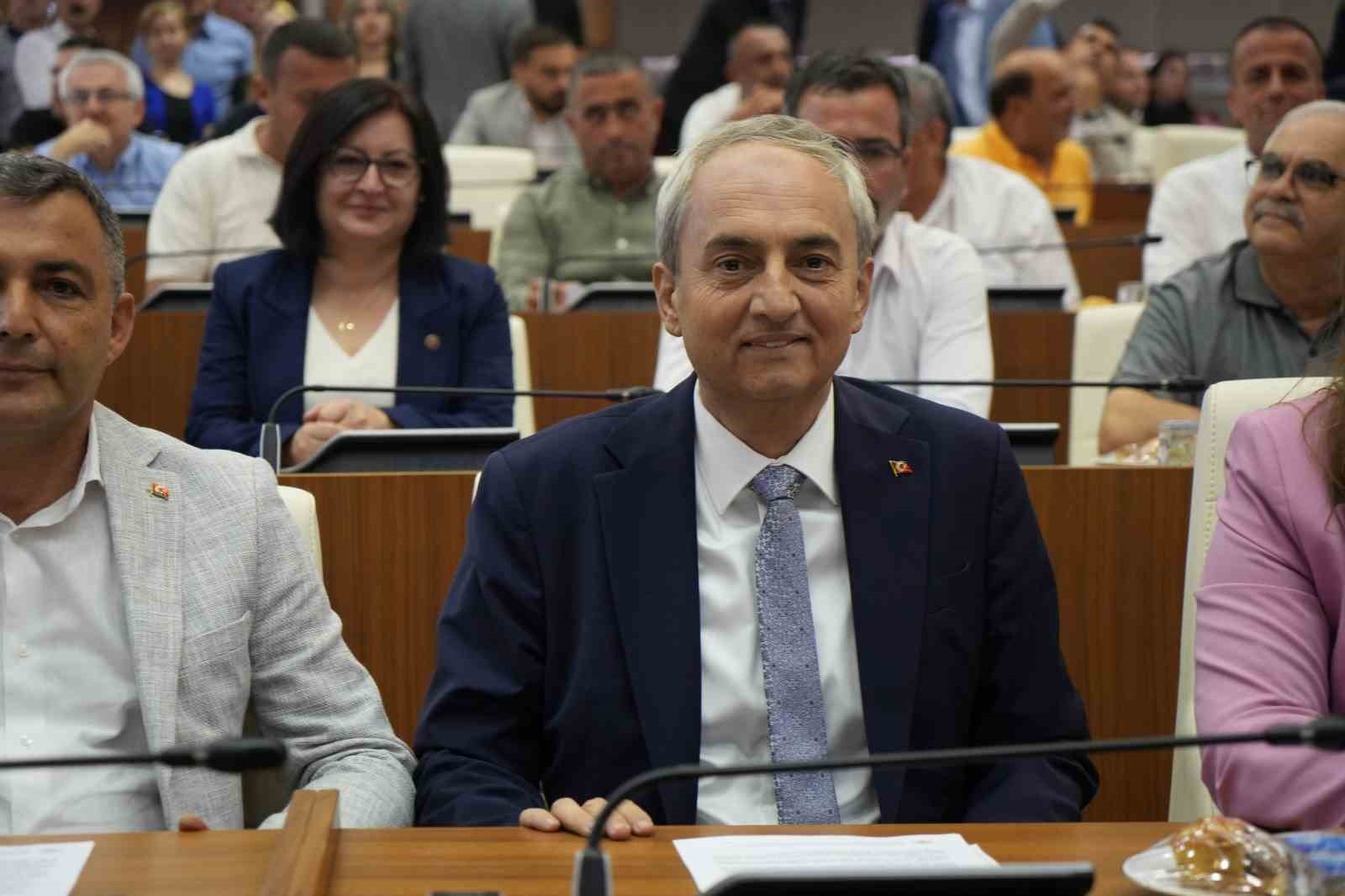 Tahliye olan Kepez Belediye Başkanı Büyükşehir Meclisi'nde