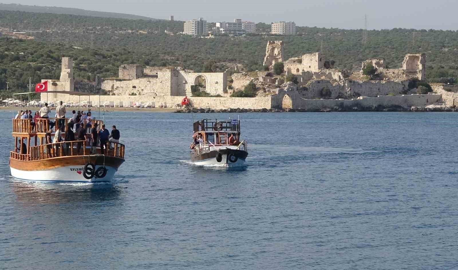 UNESCO'nun kalıcı listesine aday Kızkalesi, müzik ve tantuniyle buluştu