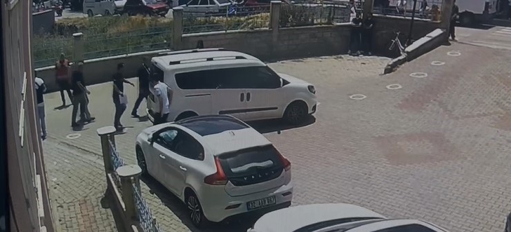 YKS'de yapay zeka ile kopya çeken şahısın okuldaki güvenlik kamerası görüntüleri ortaya çıktı