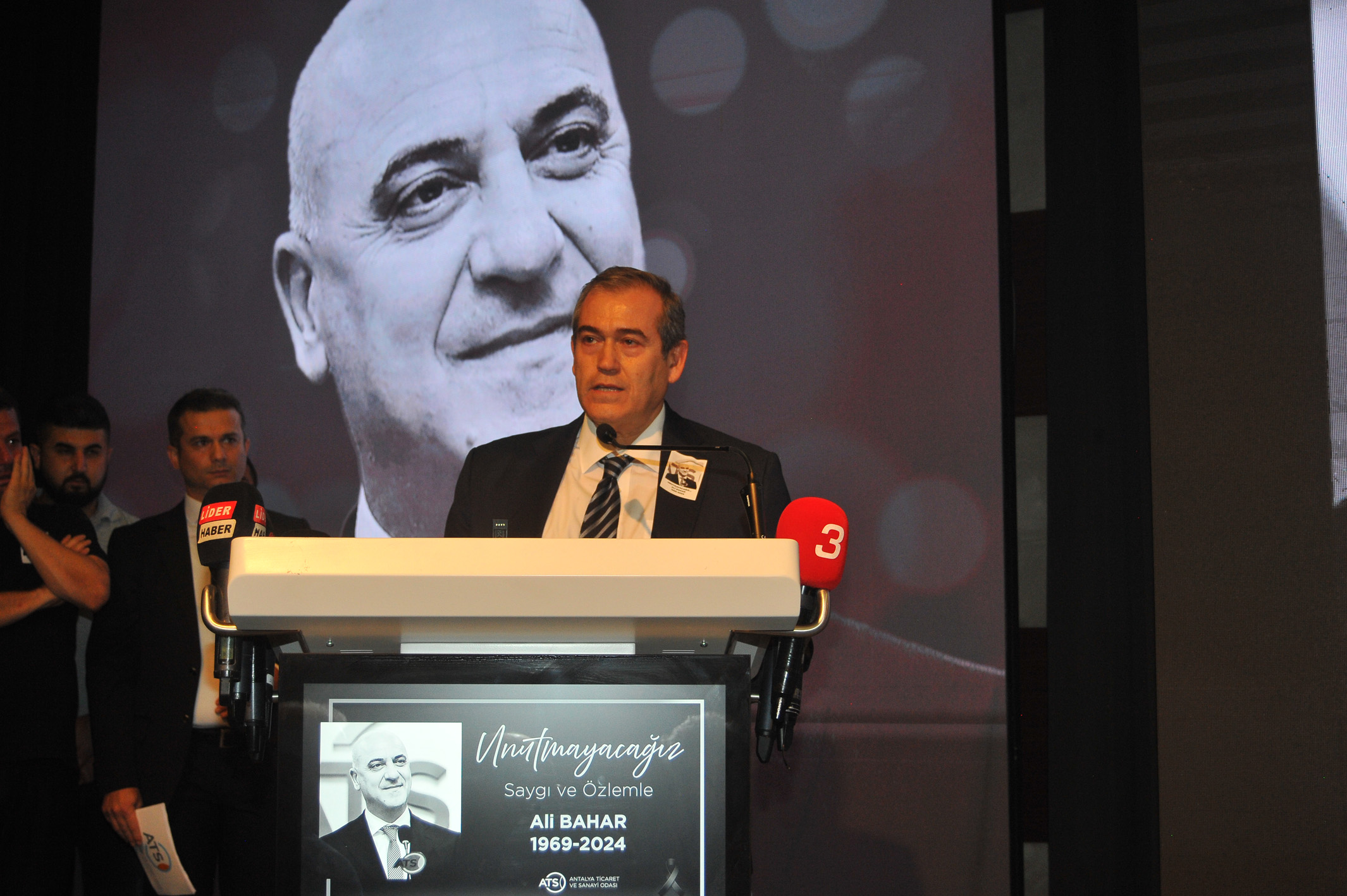 Vali Şahin: ''Vizyonun, misyonun, hedeflerin hedefimizdir"