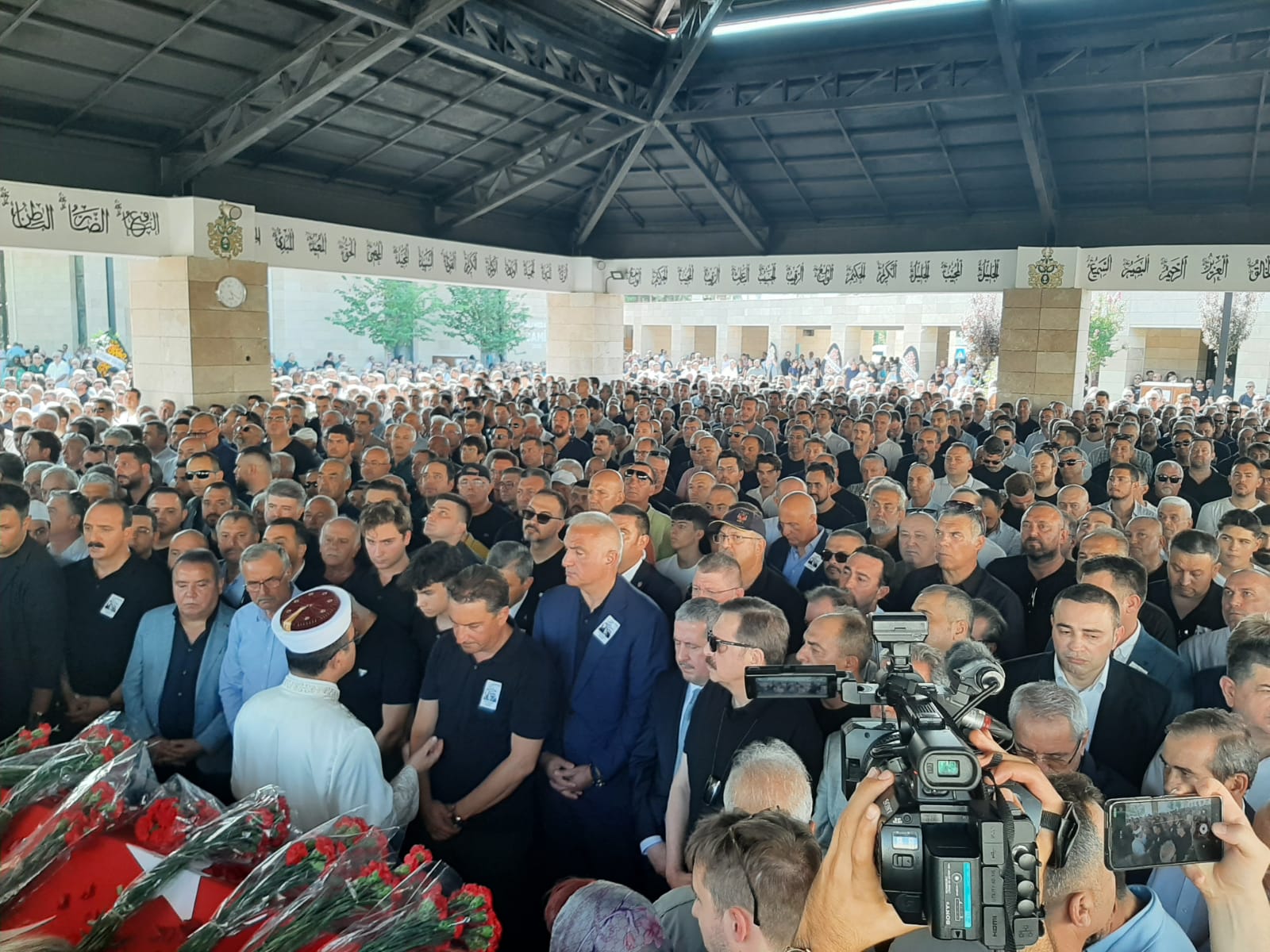 Ali Bahar sevenleri tarafından son yolculuğuna uğurlandı