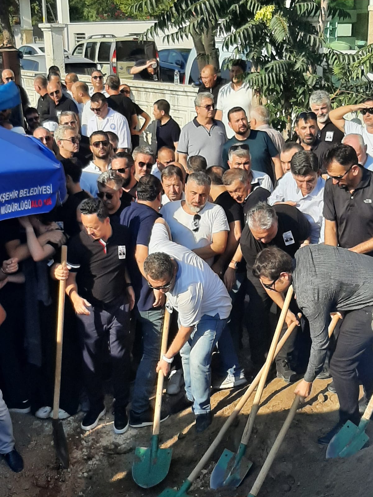 Ali Bahar sevenleri tarafından son yolculuğuna uğurlandı