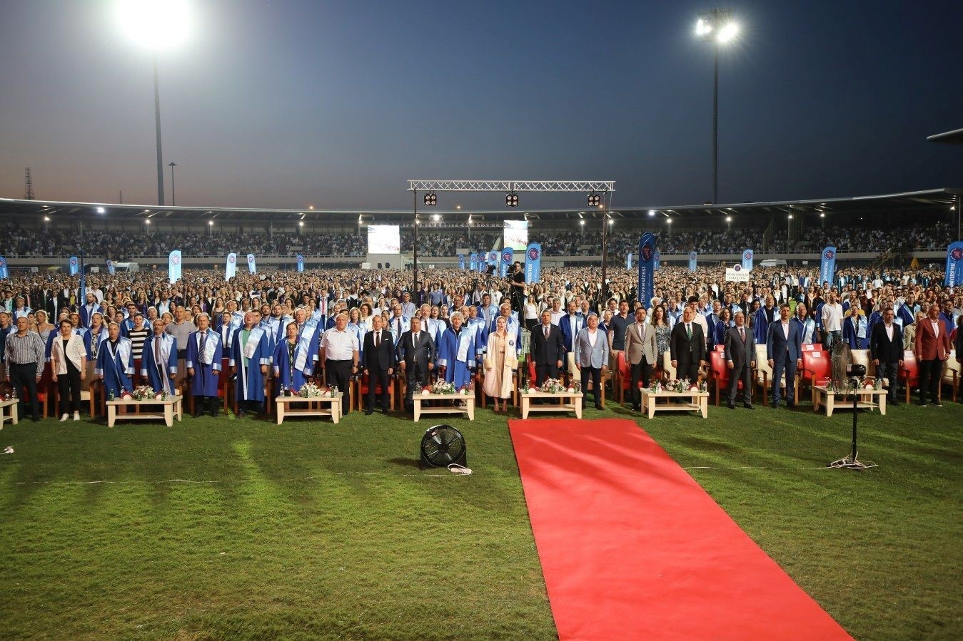 Akdeniz Üniversitesi'nde mezuniyet coşkusu