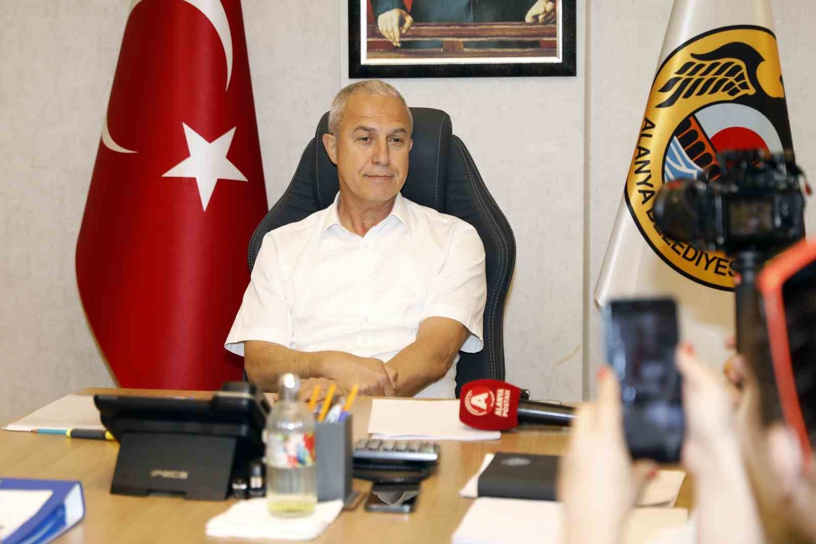 Alanya Belediye Başkanı Özçelik: "Biz yıkmaya değil, var olanı daha iyi yapmaya geldik"