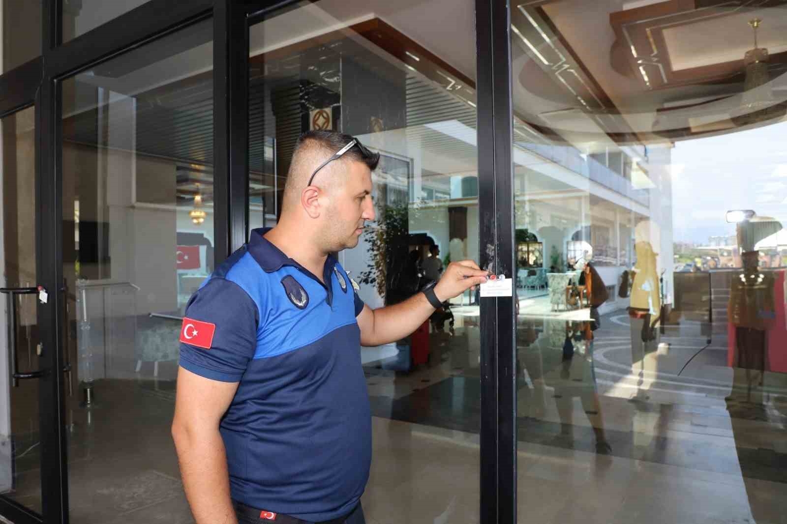 Alanya'da bir otel 72. kez mühürlendi