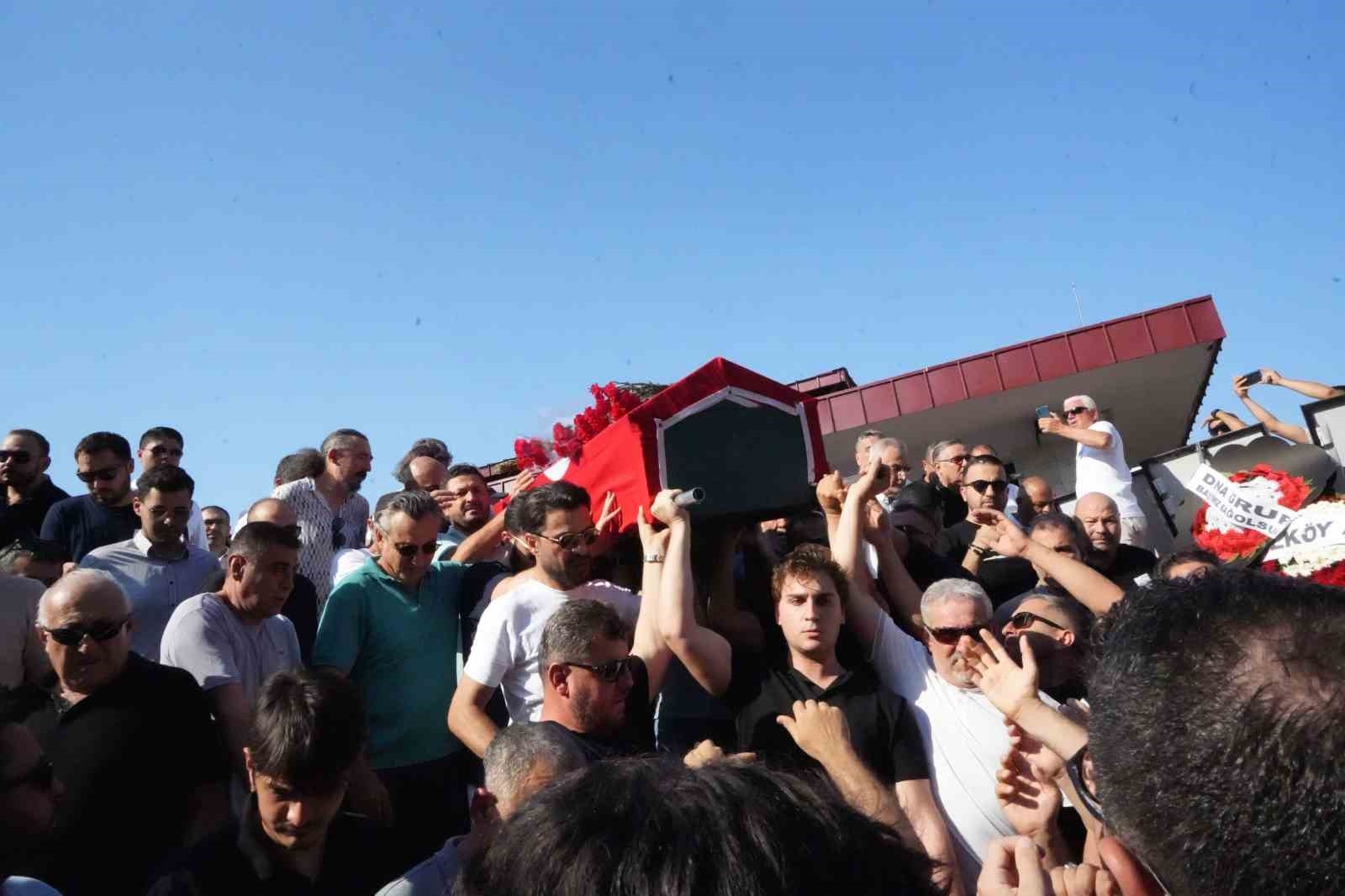 Ali Bahar sevenleri tarafından son yolculuğuna uğurlandı