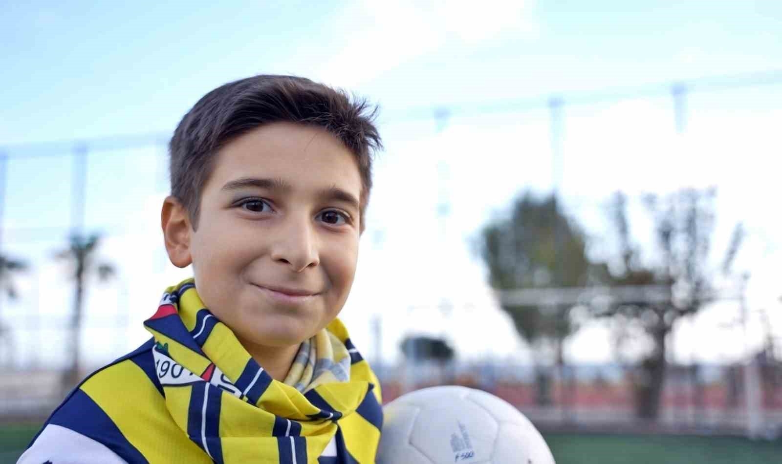 Annesiyle birlikte şehir şehir dolaşıp 5 milyon kişiden kan toplayan Ares'ten güzel haber