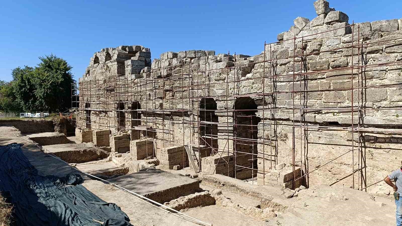 Antalya'da mitolojik ilham perisi 'Kalliope' heyecanı