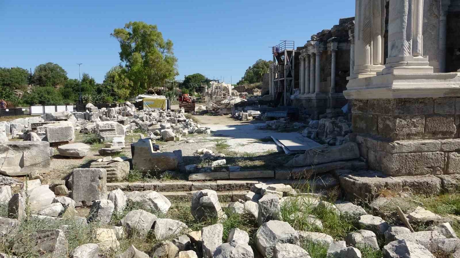 Antalya'da mitolojik ilham perisi 'Kalliope' heyecanı
