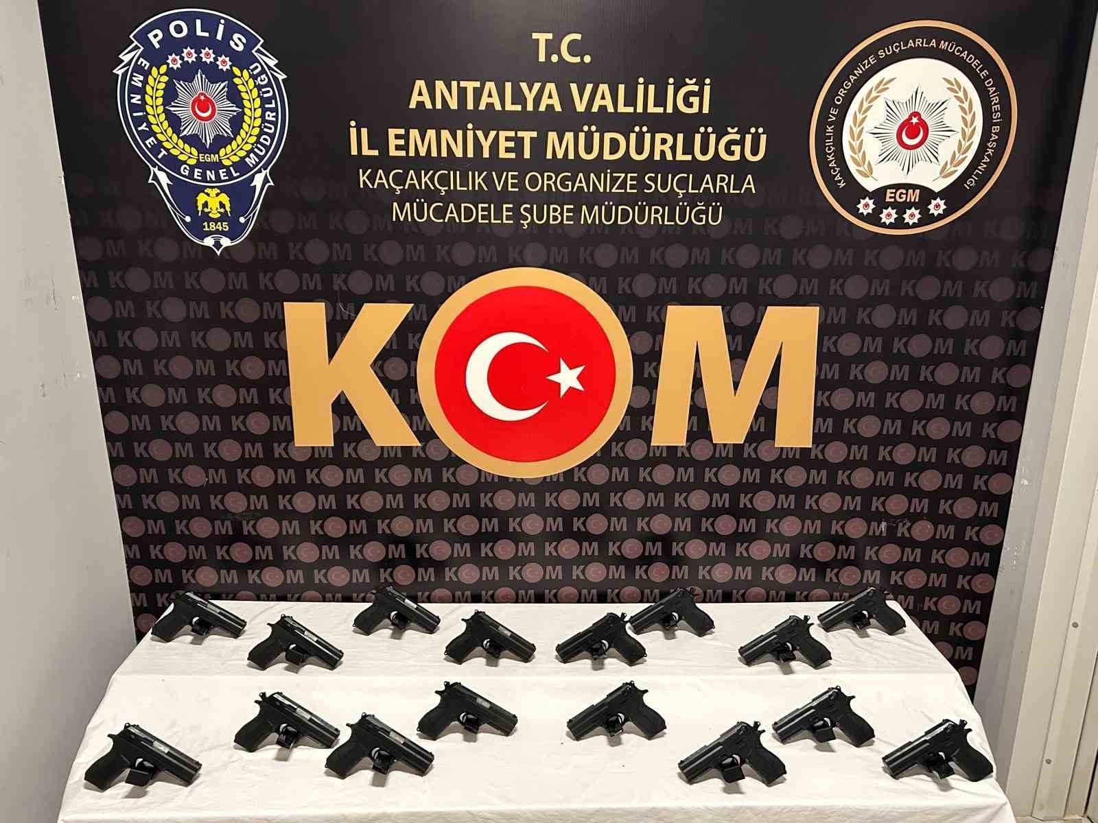 Antalya'da silah ticareti operasyonu: 1 tutuklama