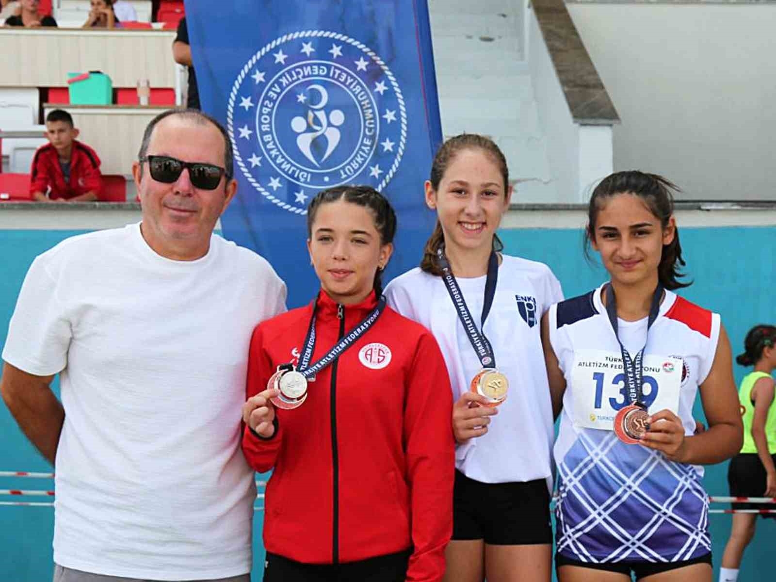 Antalyaspor Atletizm Takımı, Konya'da 10 madalya topladı