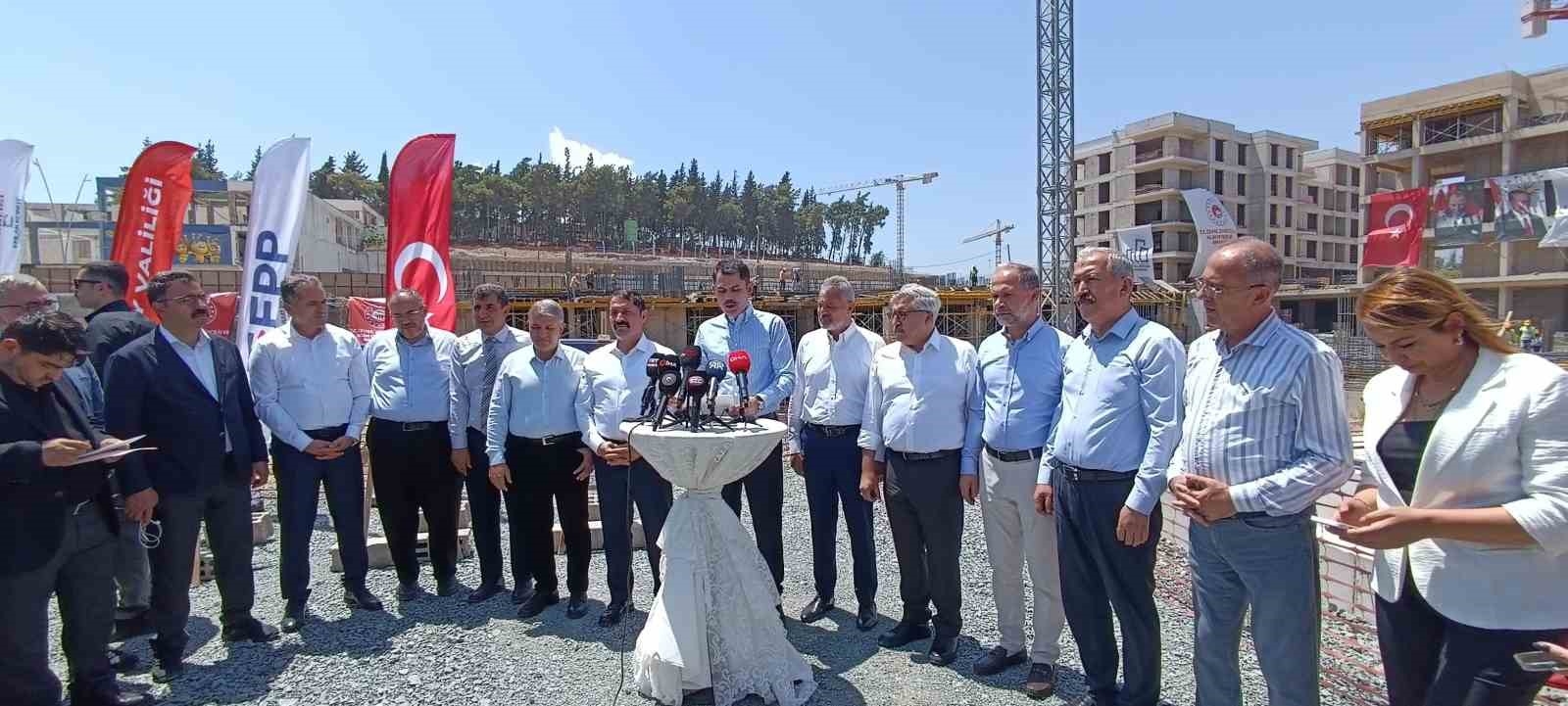 Bakan Kurum: "Amacımız yıl sonuna kadar 200 bin konutun teslimini gerçekleştirmek olacak"