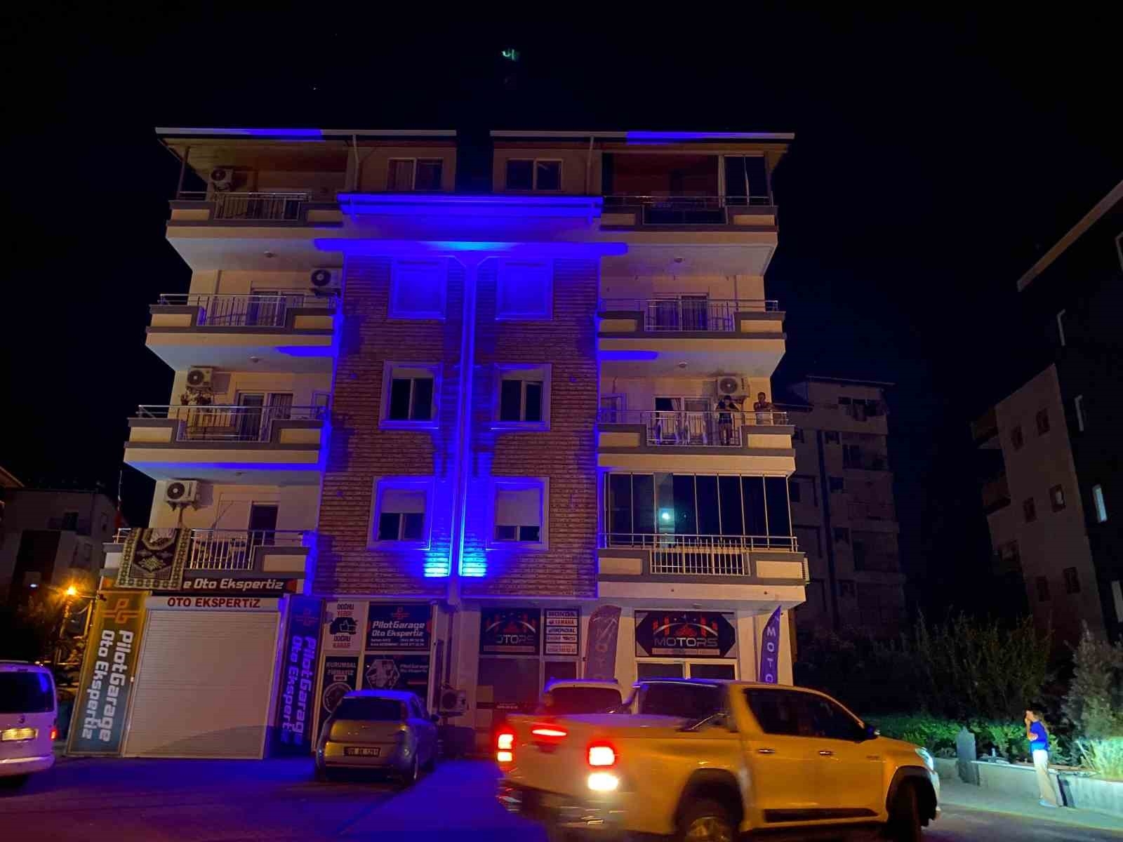 Balkondan düşen 91 yaşındaki adam hayatını kaybetti