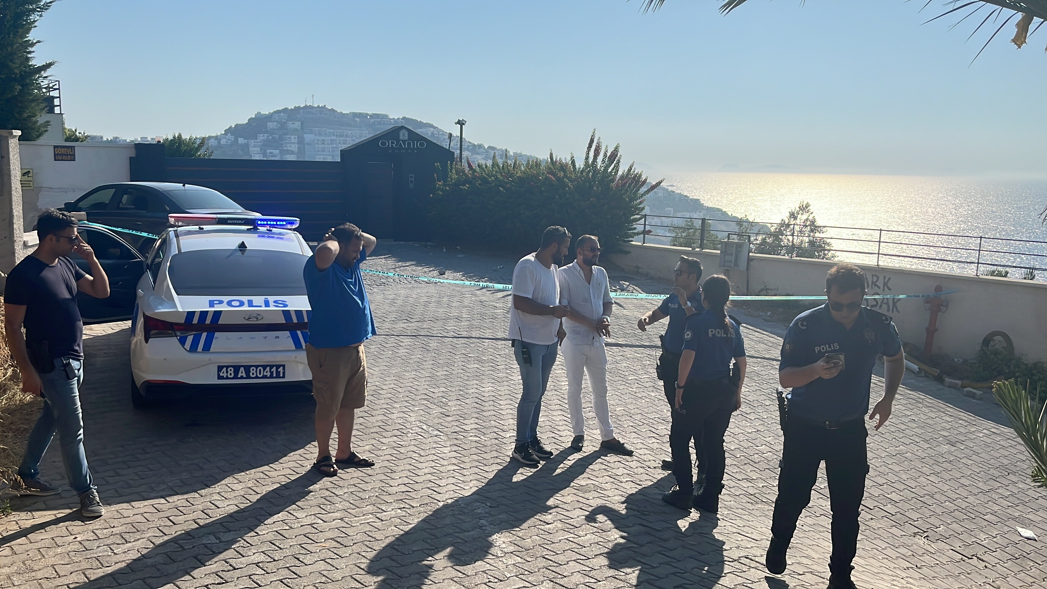 Bodrum'da eski karısını tabancayla öldürüp, arkadaşını yaralayan şüpheli yakalandı