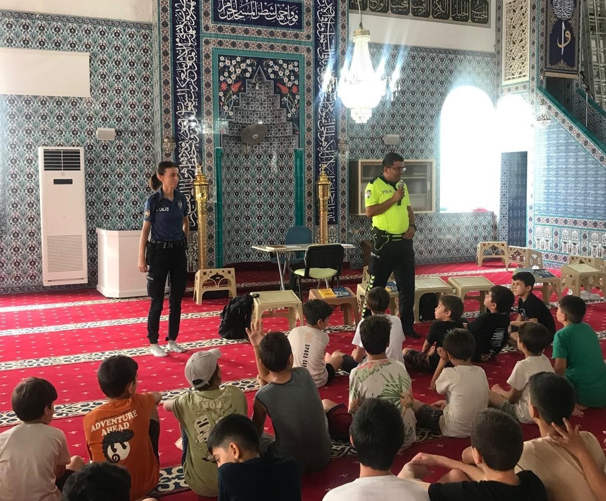 Bozyazı'da Yaz Kur'an Kursu öğrencilerine trafik eğitimi verildi