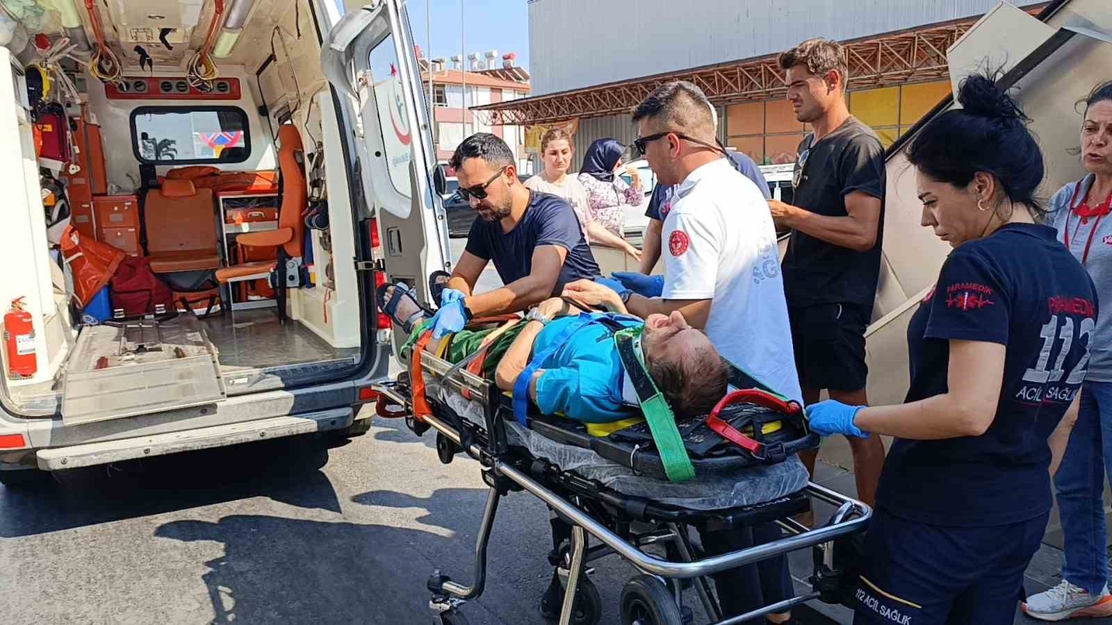 Bu kez tam tersi oldu, yaya otomobile çarptı: 1 yaralı