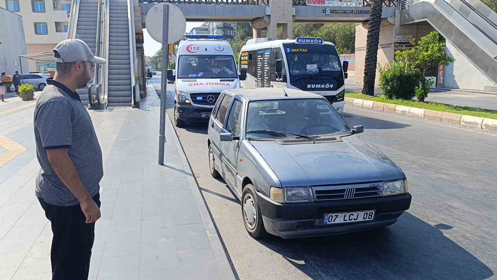 Bu kez tam tersi oldu, yaya otomobile çarptı: 1 yaralı