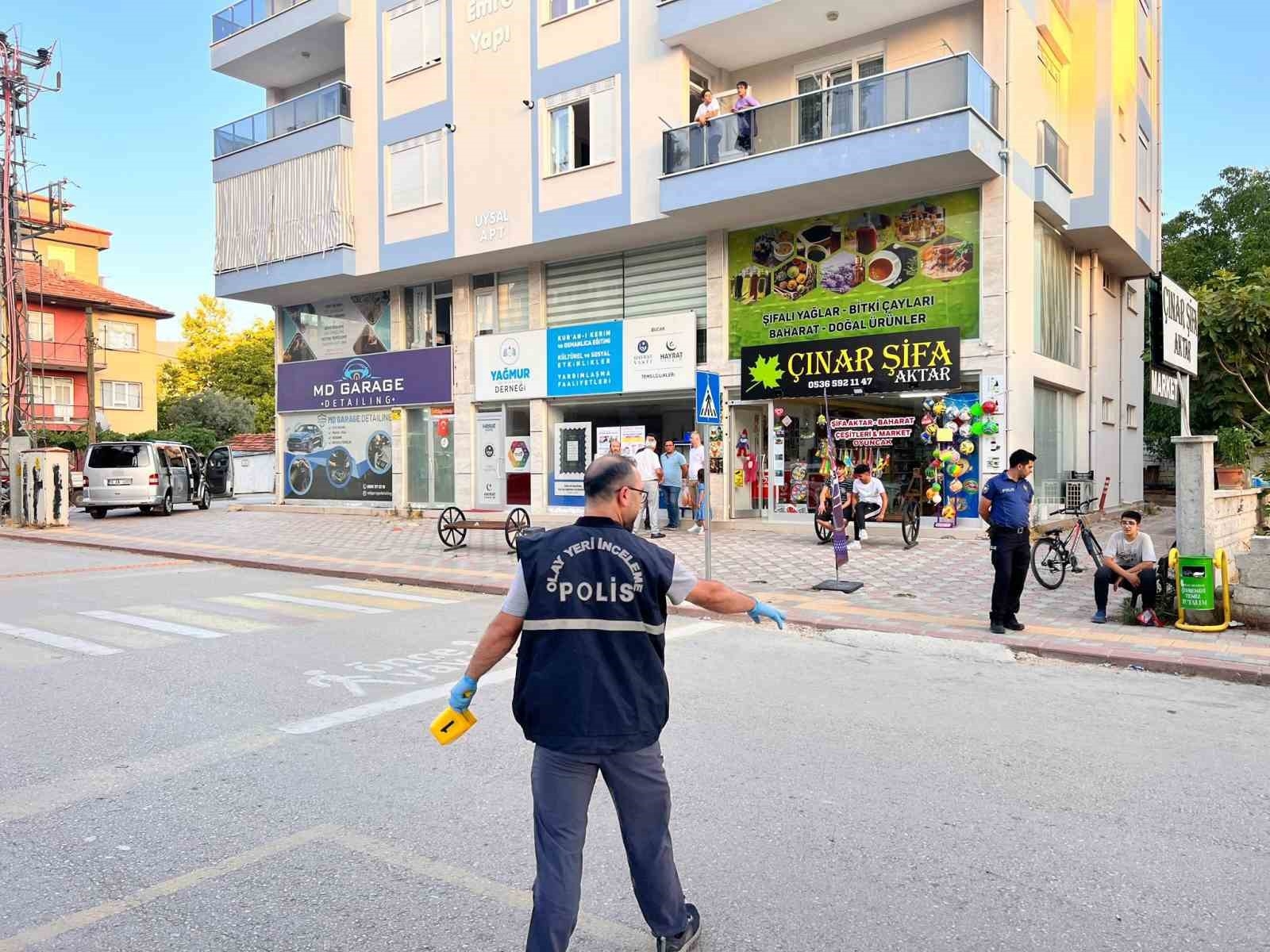 Burdur'da çıkan kavgada silahlar patladı: 2 yaralı