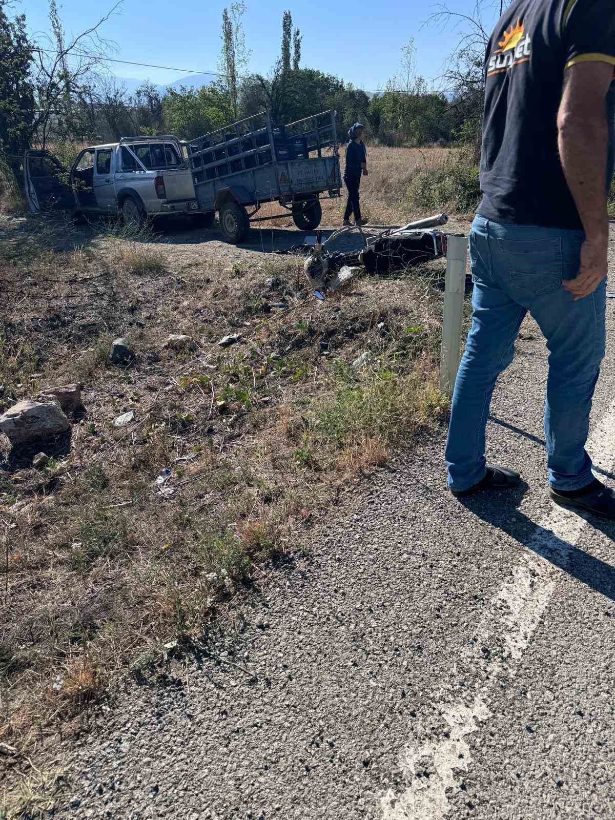 Burdur'da otomobil ile çarpışan motosikletli çocuk yaralandı