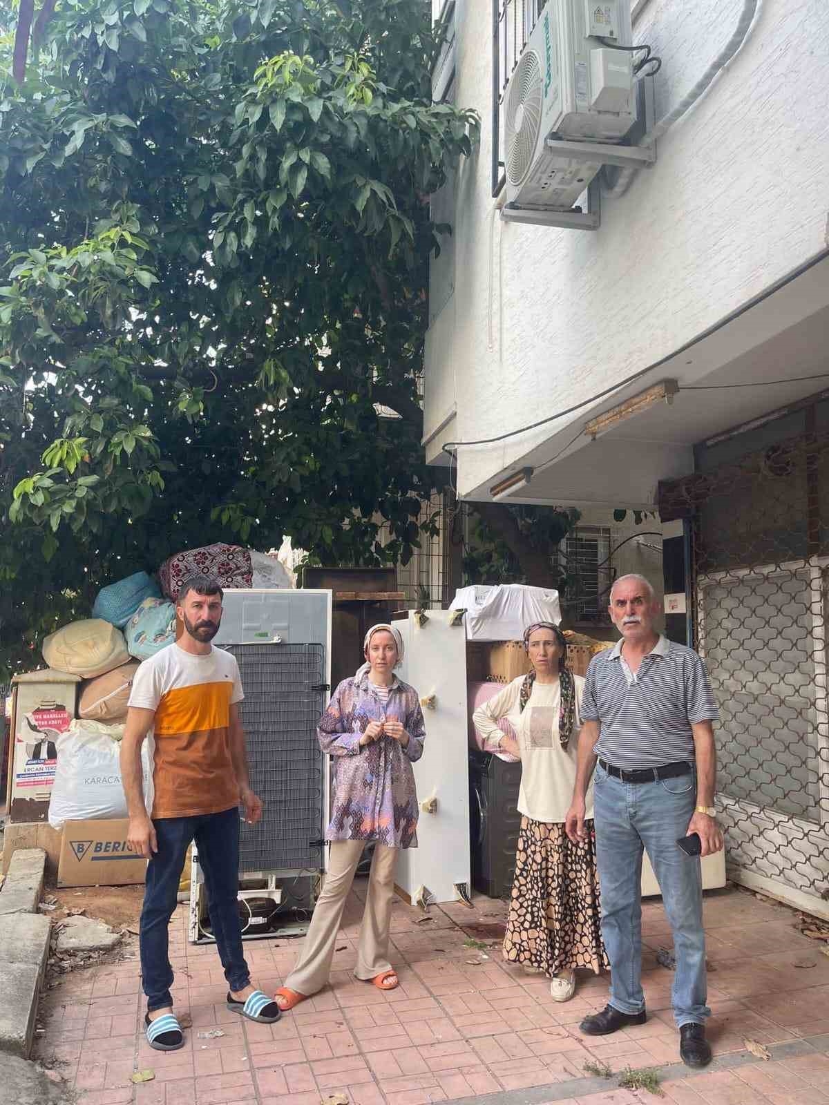 Ev sahibi ile kira konusunda anlaşamayınca sokakta kaldı