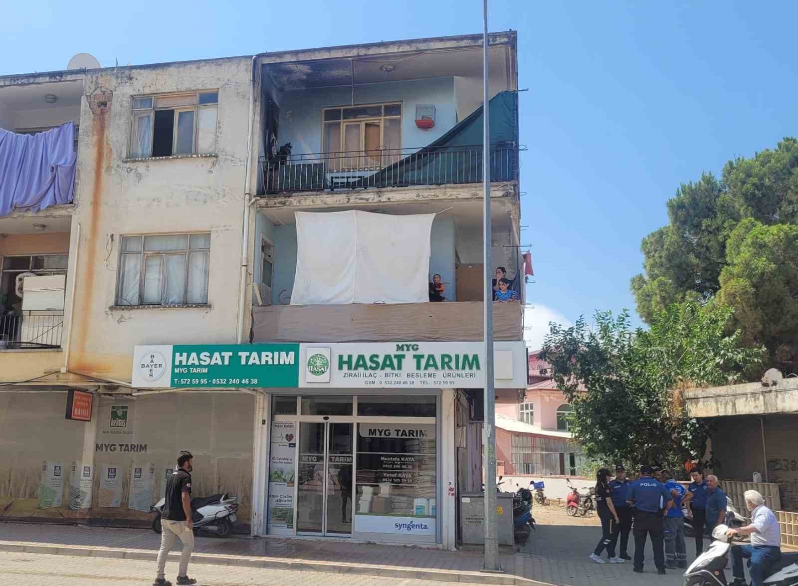 Evin balkonunda çıkan yangın ucuz atlatıldı