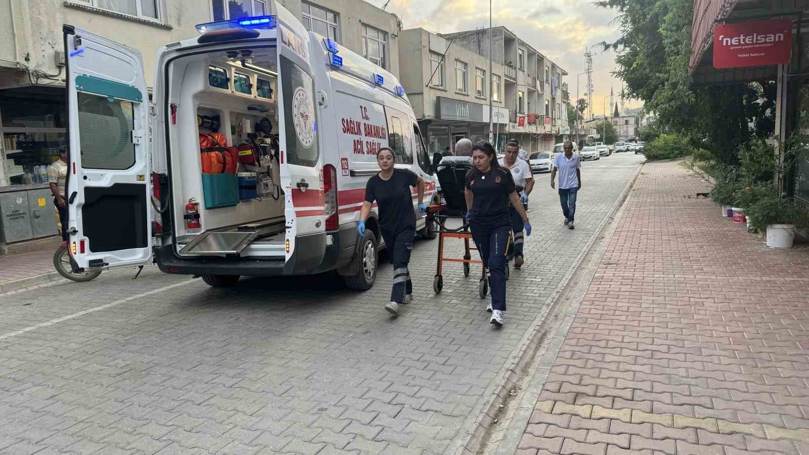 Gazipaşa'da aşırı sıcaklıklar bayılttı: Kaldırımda yürürken yere yığıldı